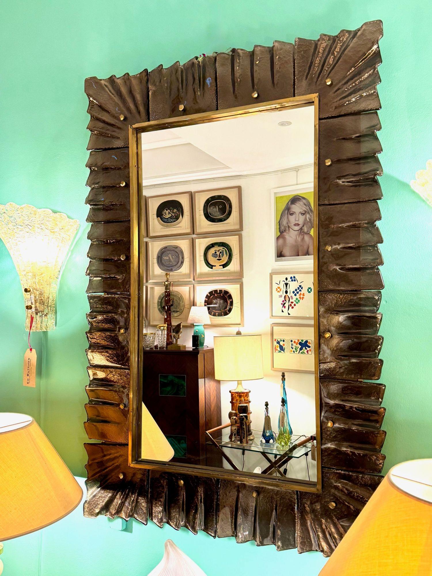 Uno splendido specchio italiano in bronzo con cornice in vetro di Murano e cornice interna in ottone in vendita 8