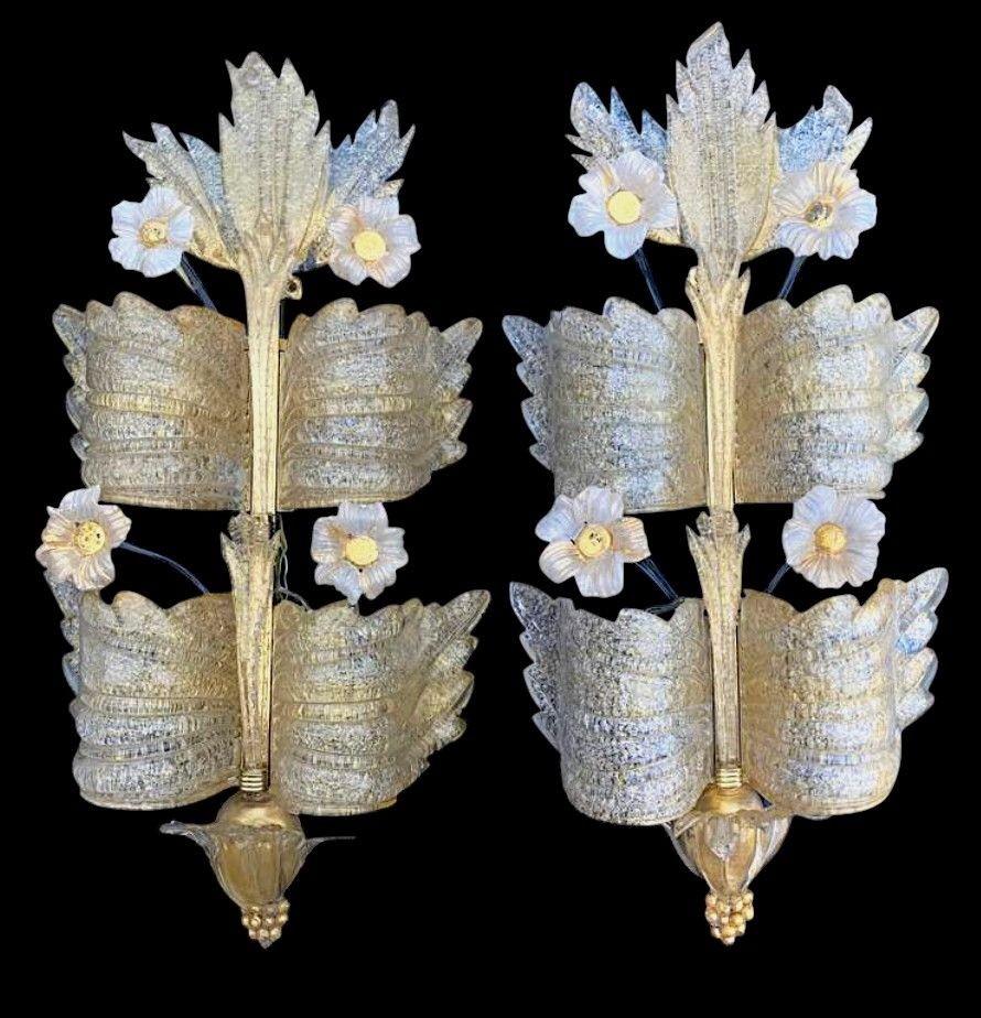 Italian A stunning large pair of 1930s Art Deco Murano glass wall sconces by Seguso For Sale