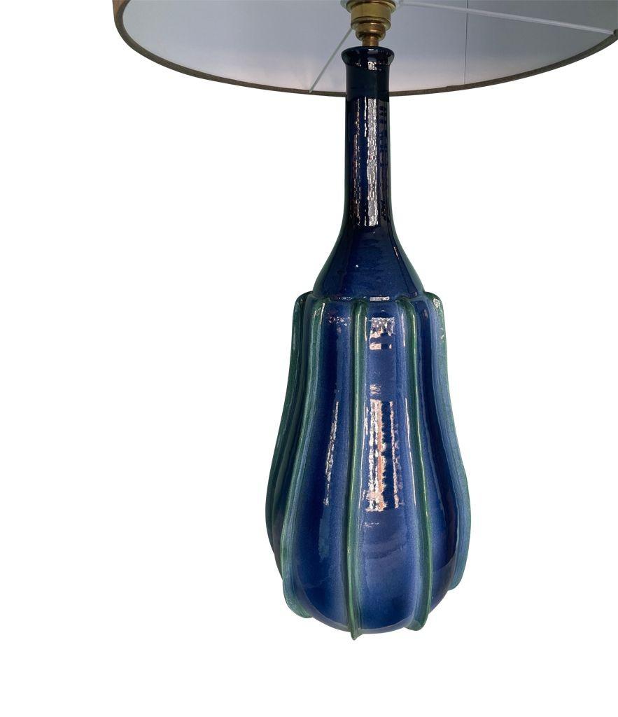 Una splendida coppia di grandi lampade italiane in ceramica blu e verde degli anni '80 in vendita 5