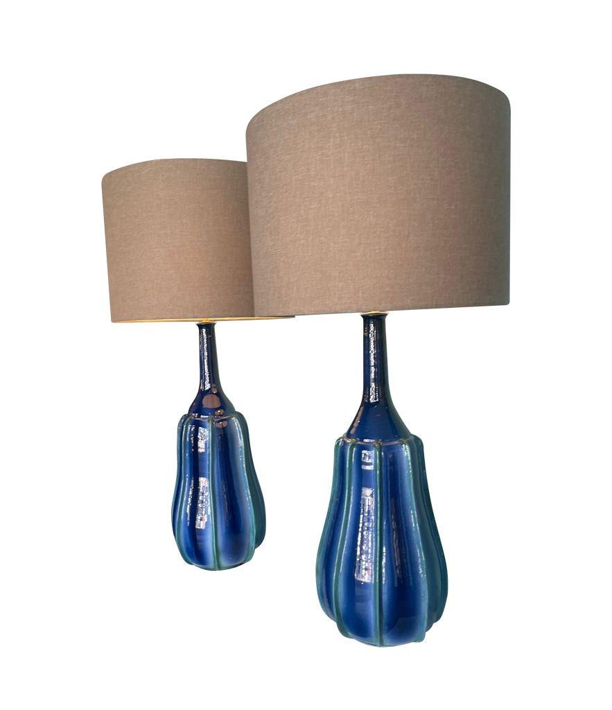 Una splendida coppia di grandi lampade italiane in ceramica blu e verde degli anni '80 in vendita 11