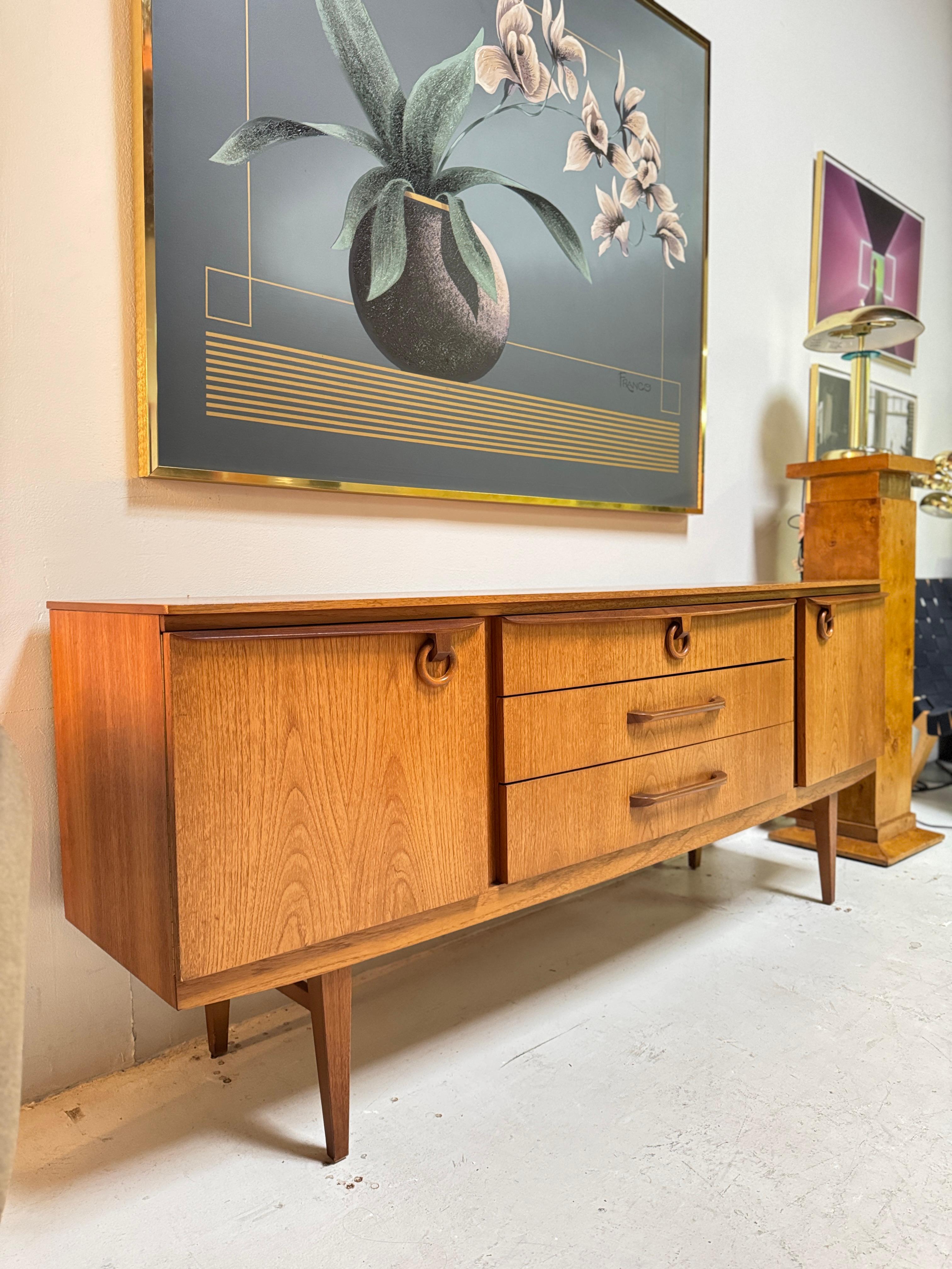 Atemberaubendes Sideboard aus Teakholz von Beautility aus der Mitte des Jahrhunderts, ca. 1960er Jahre im Angebot 5