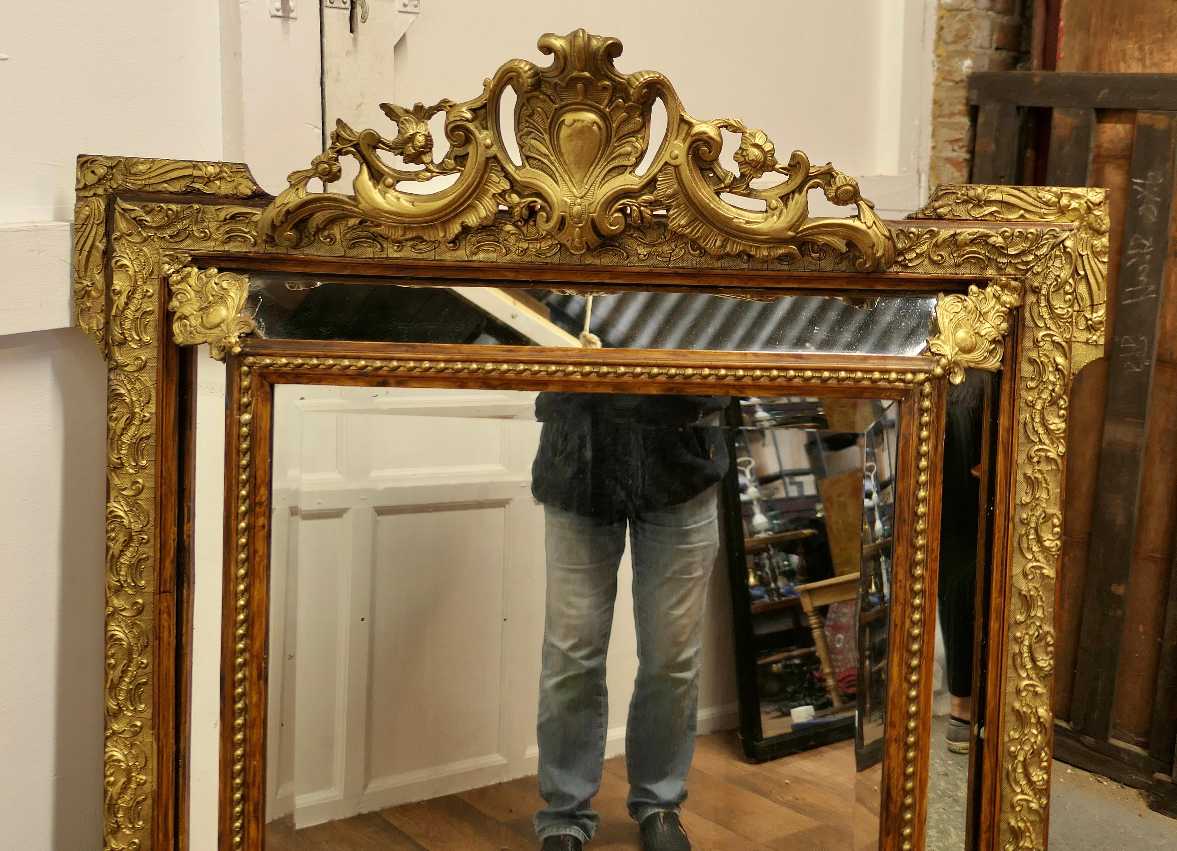 A Stunning Napoleon III French Cushion Mirror  This is an exquisite piece a fine In Good Condition For Sale In Chillerton, Isle of Wight