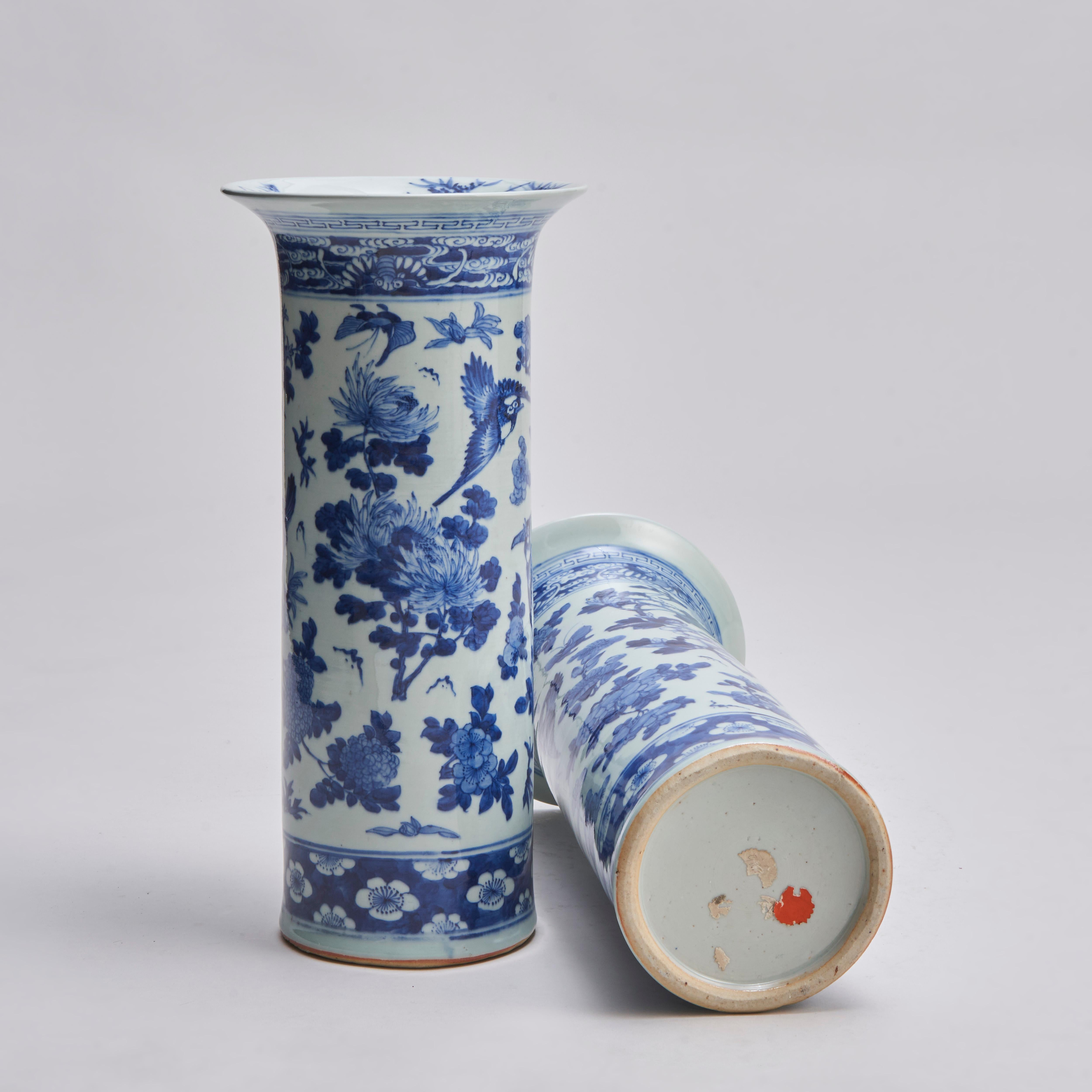 A stunning pair of 19th Century flare-topped blue and white porcelain vases (Cir For Sale 5