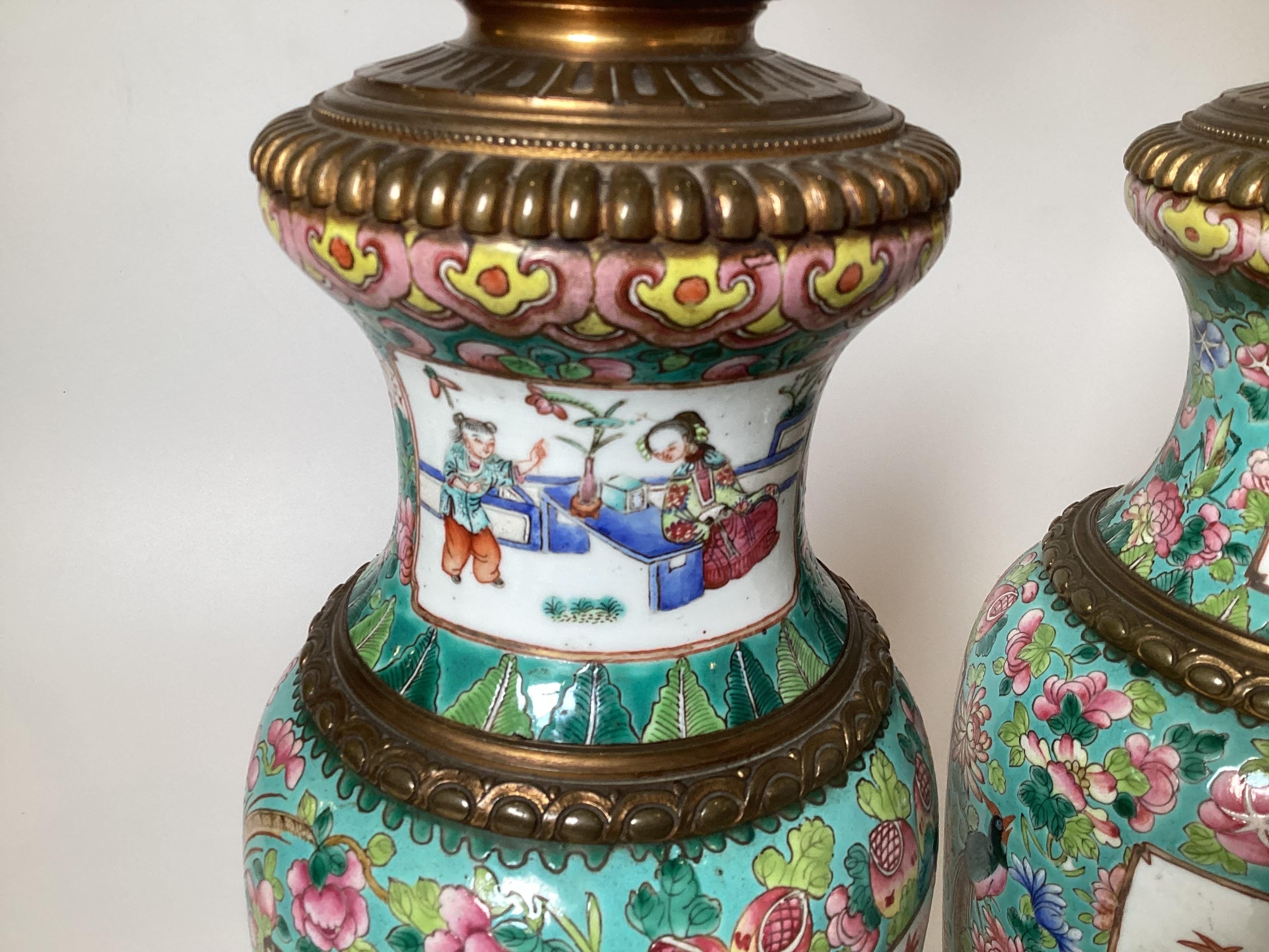 Paire d'étonnantes lampes montées sur bronze d'exportation chinoise du début du 19e siècle en vente 4