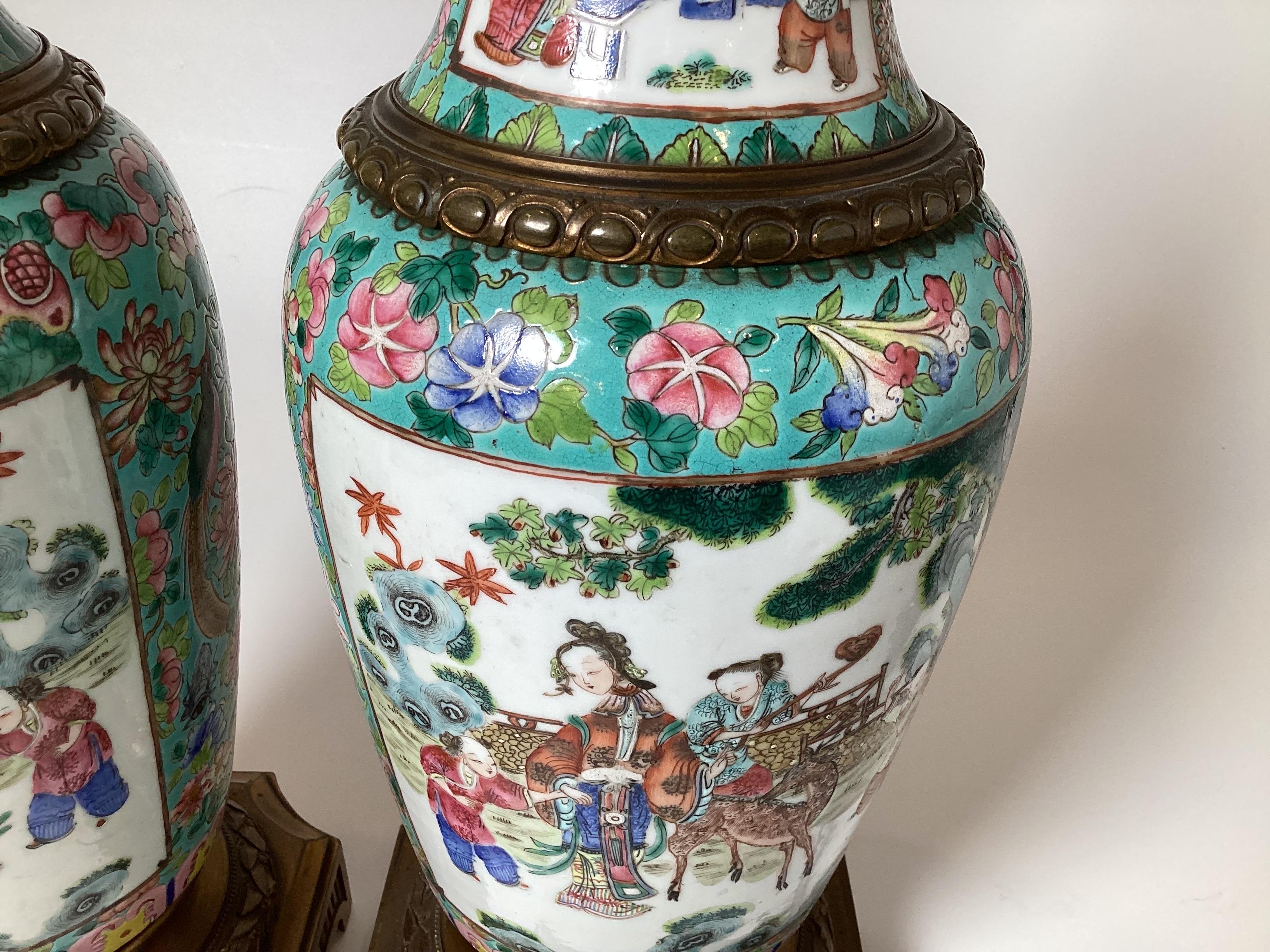 Paire d'étonnantes lampes montées sur bronze d'exportation chinoise du début du 19e siècle en vente 1