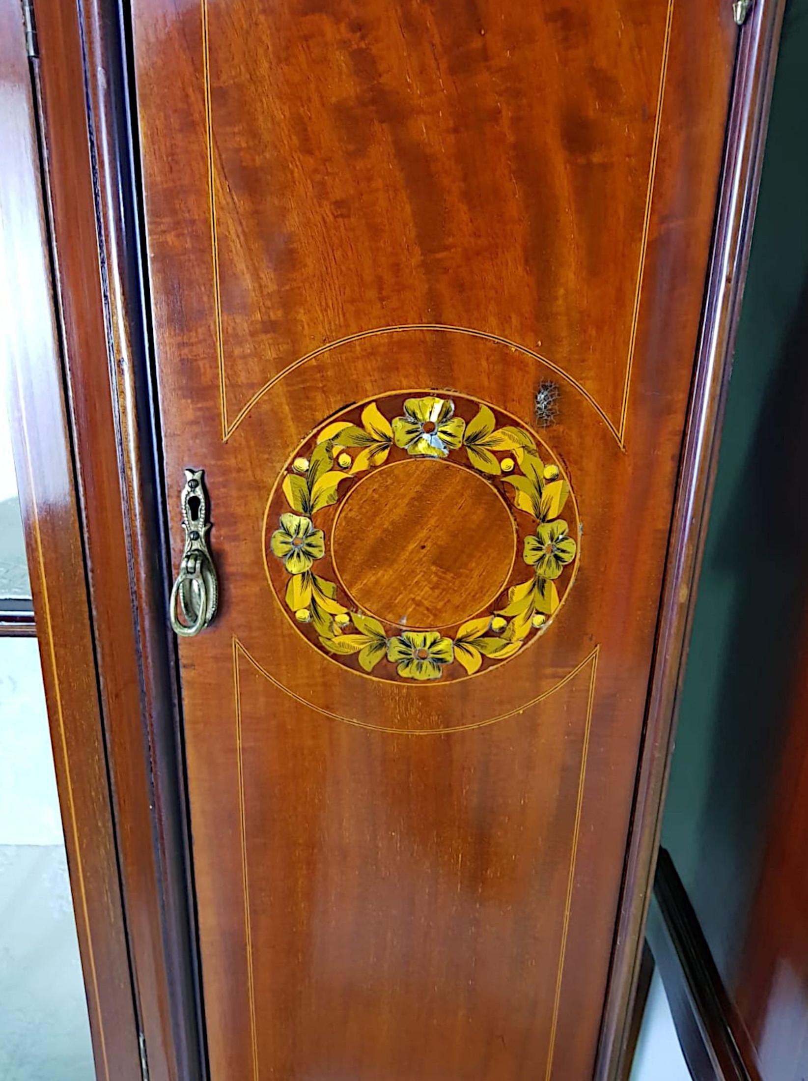 20th Century Stunning Pair of Edwardian Inlaid Mahogany Display Cases For Sale
