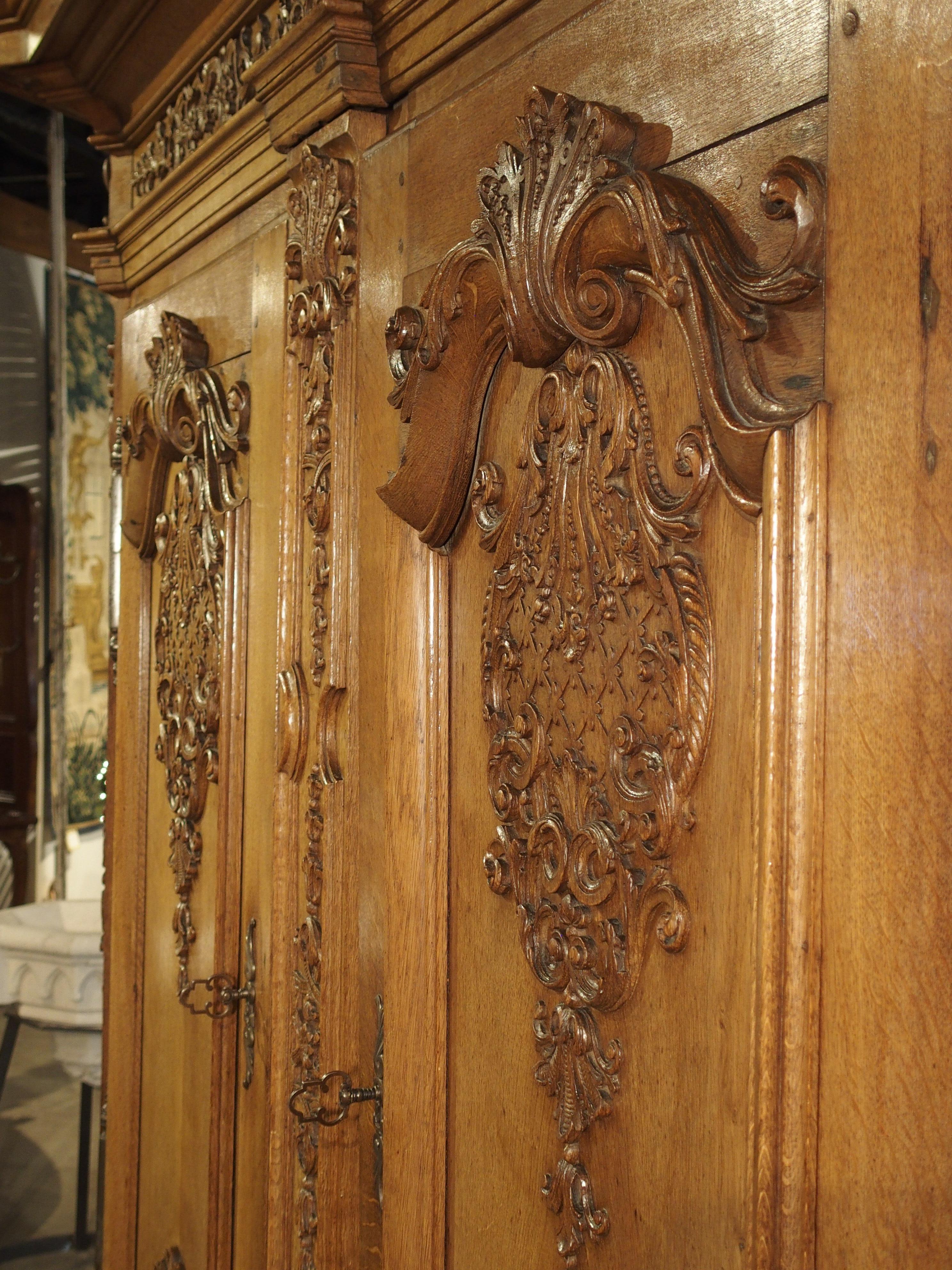 Stunning Period Regence Armoire in Carved Oak, France, Circa 1720 For Sale 9