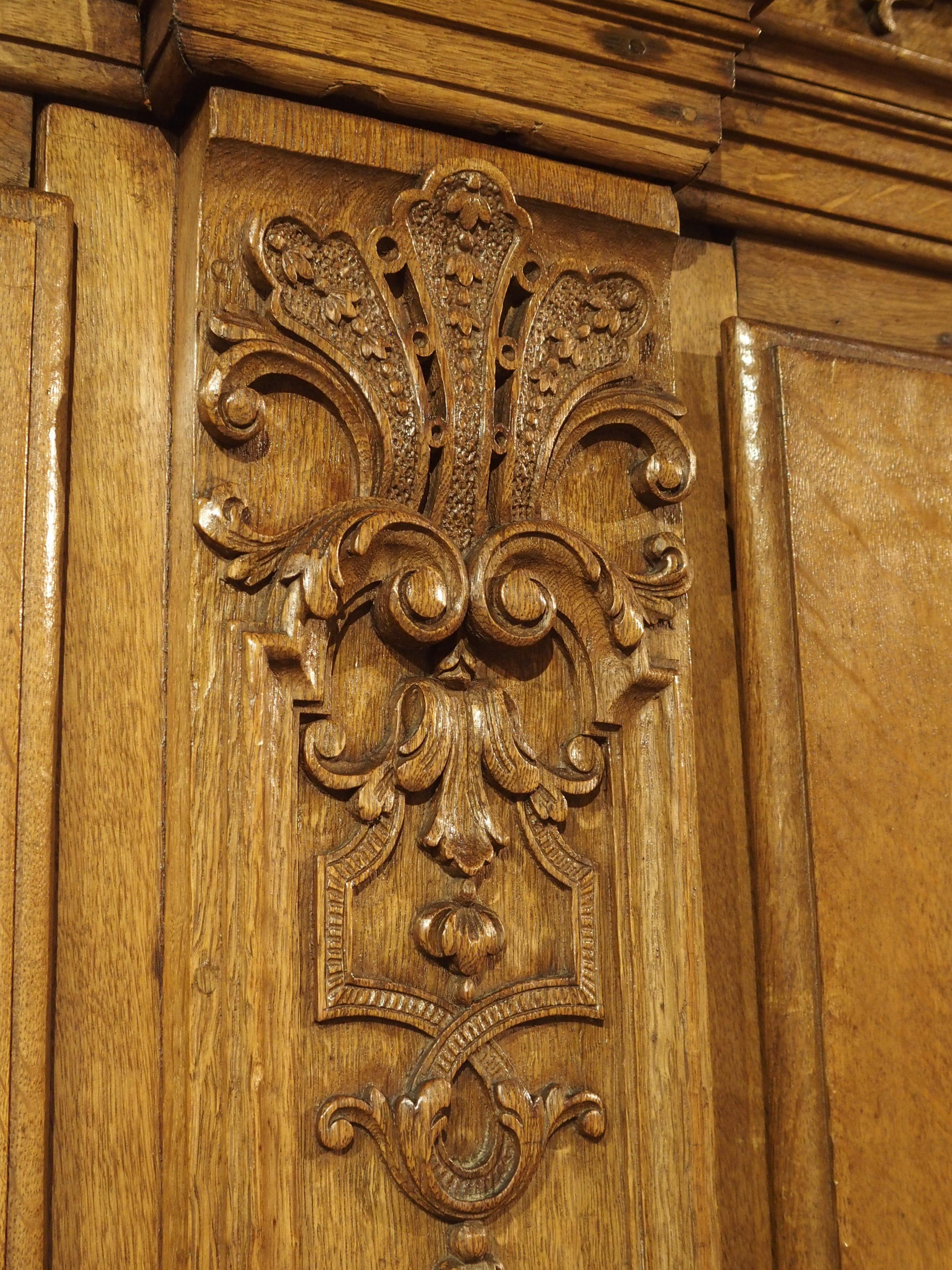 Stunning Period Regence Armoire in Carved Oak, France, Circa 1720 For Sale 12