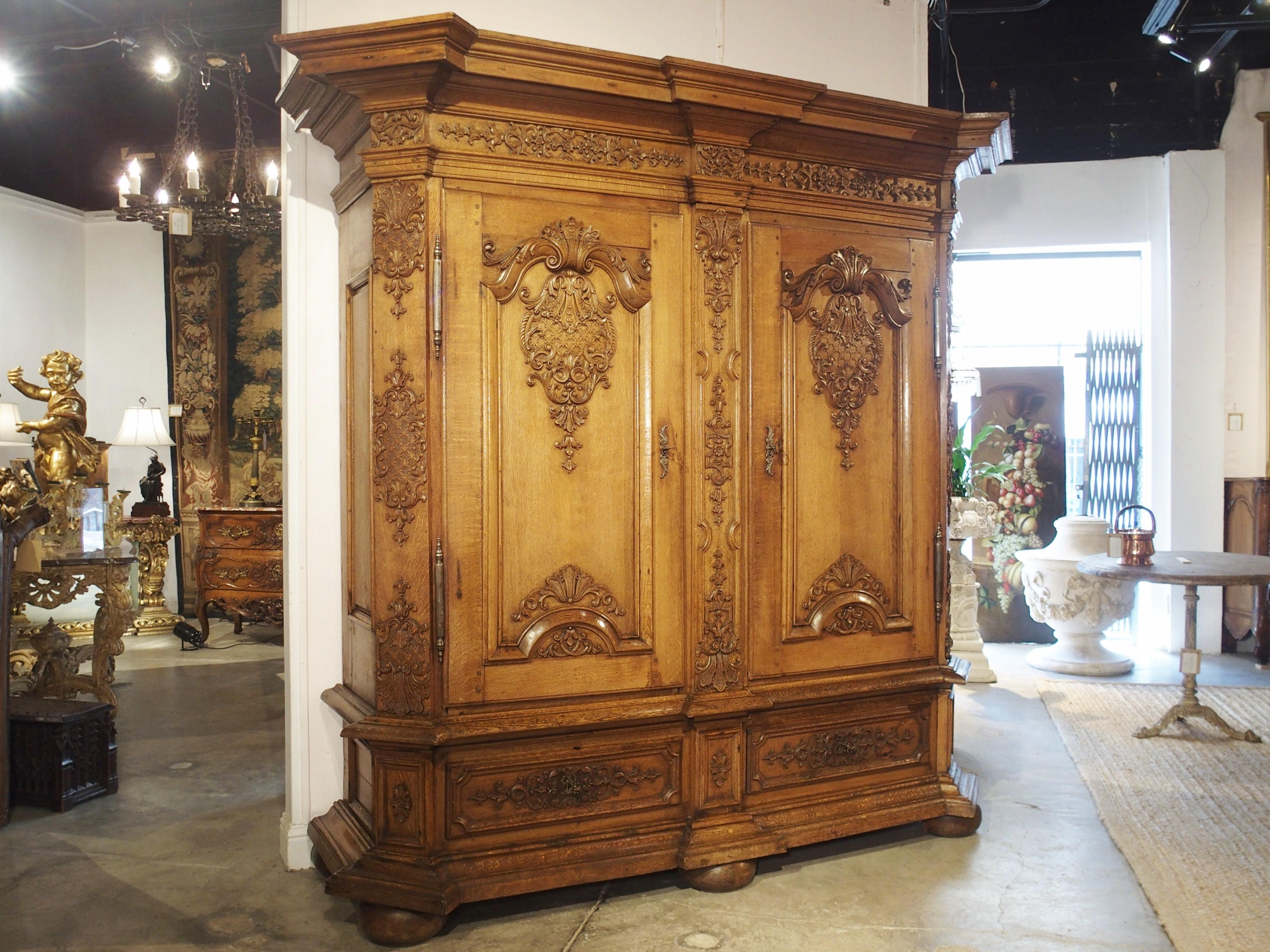 Stunning Period Regence Armoire in Carved Oak, France, Circa 1720 For Sale 13