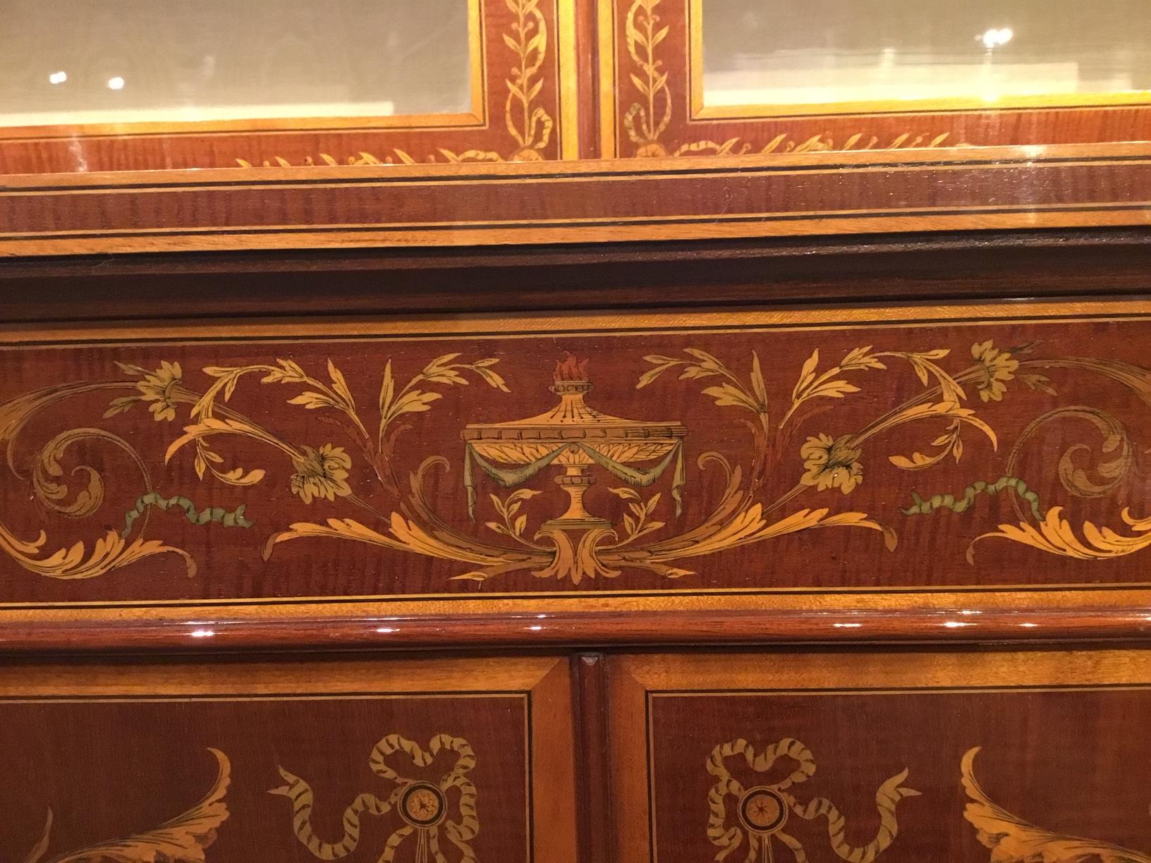 Mahogany Stunning Quality Marquetry Inlaid Cabinet by Edwards & Roberts of London For Sale