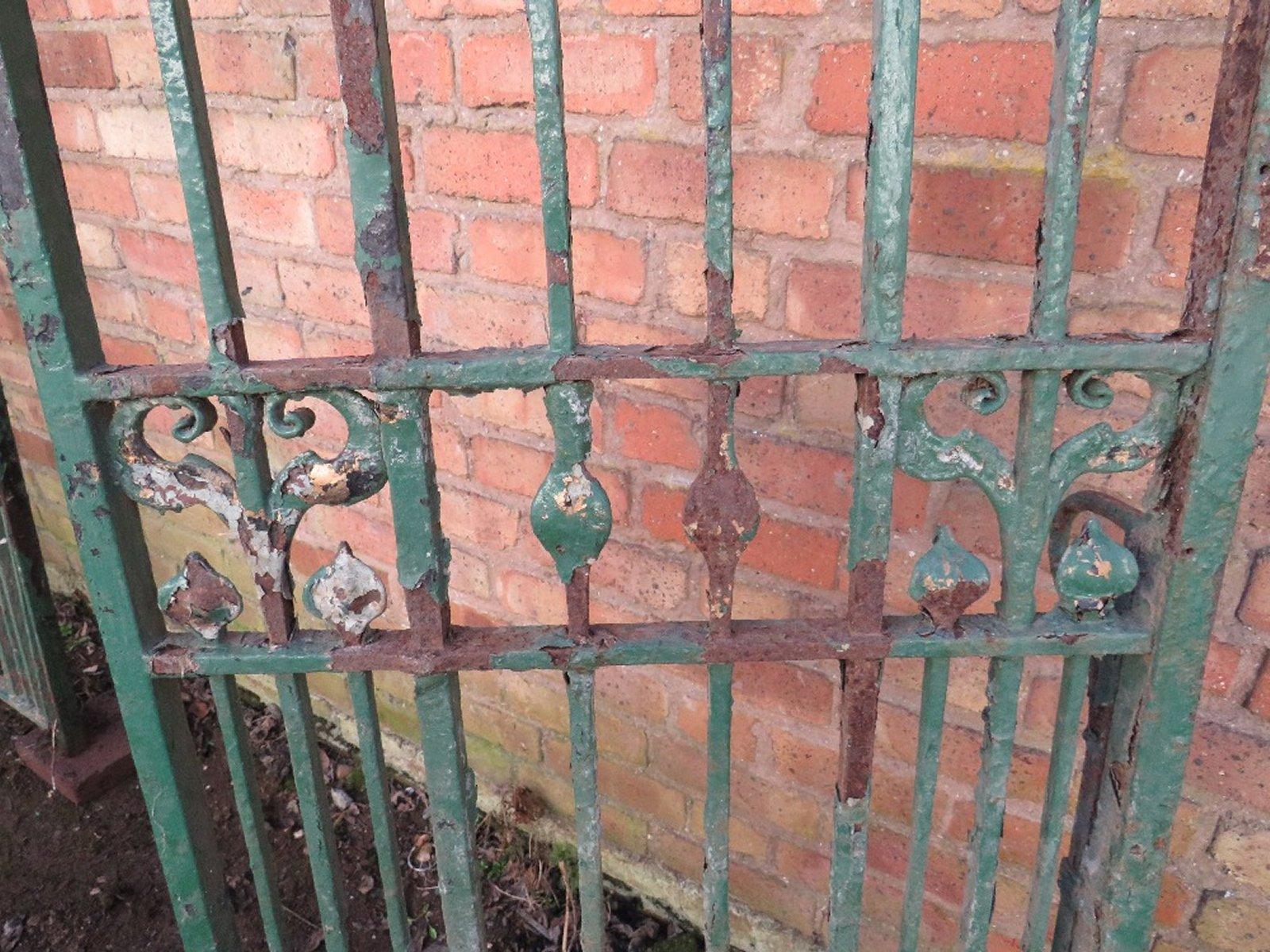 Hand-Crafted An exceptional period pair of Arts & Crafts hand hammered & wrought iron gates For Sale