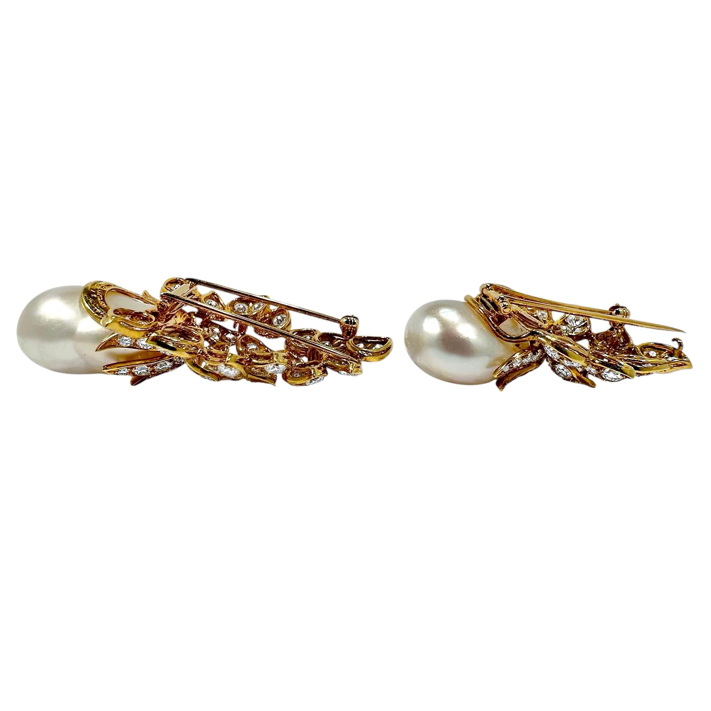 Taglio brillante Uno splendido set di spille Van Cleef & Arpels in oro giallo con diamanti e perle barocche in vendita