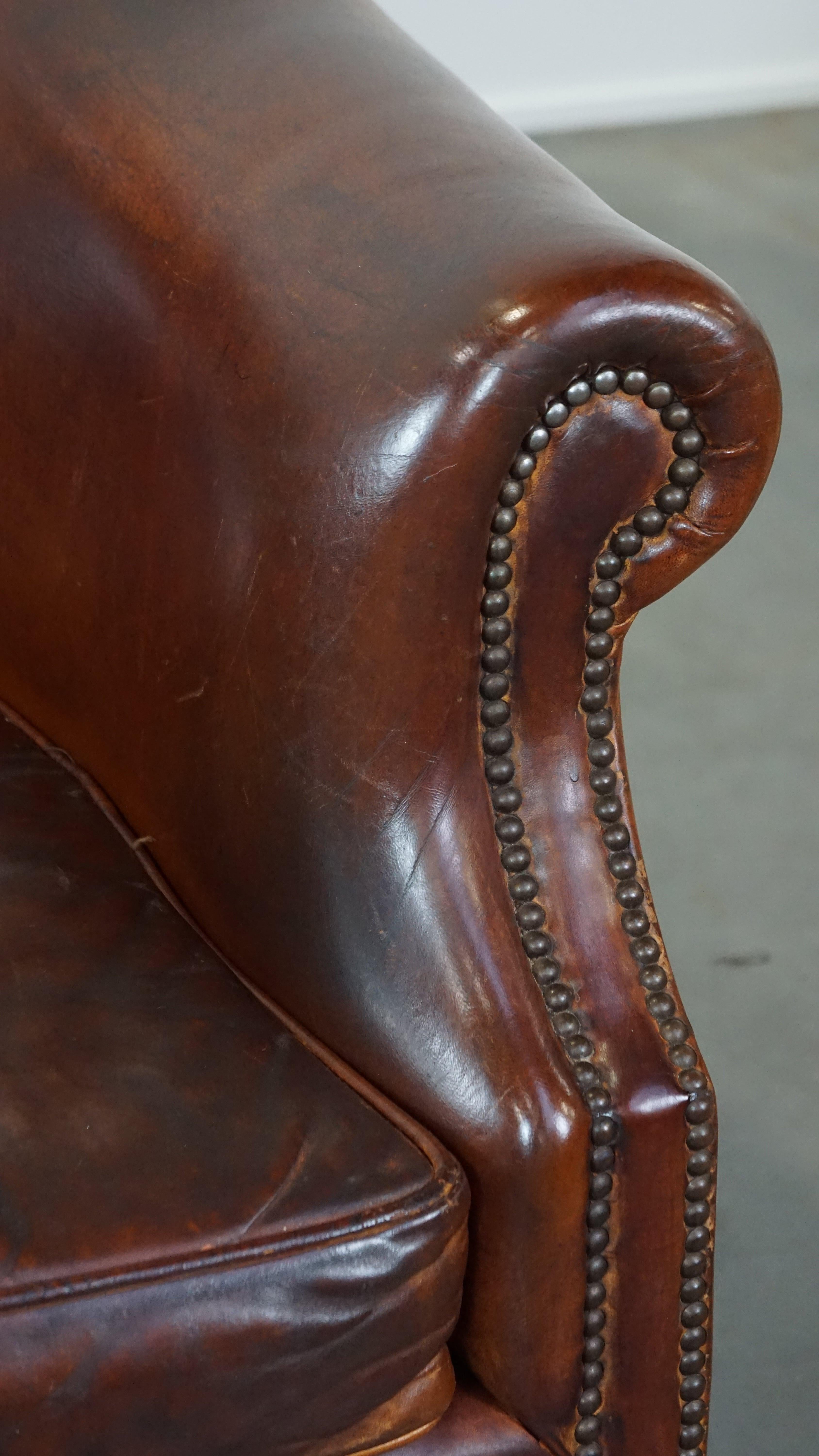 Un fauteuil club à la fois robuste et confortable en cuir de mouton en vente 5