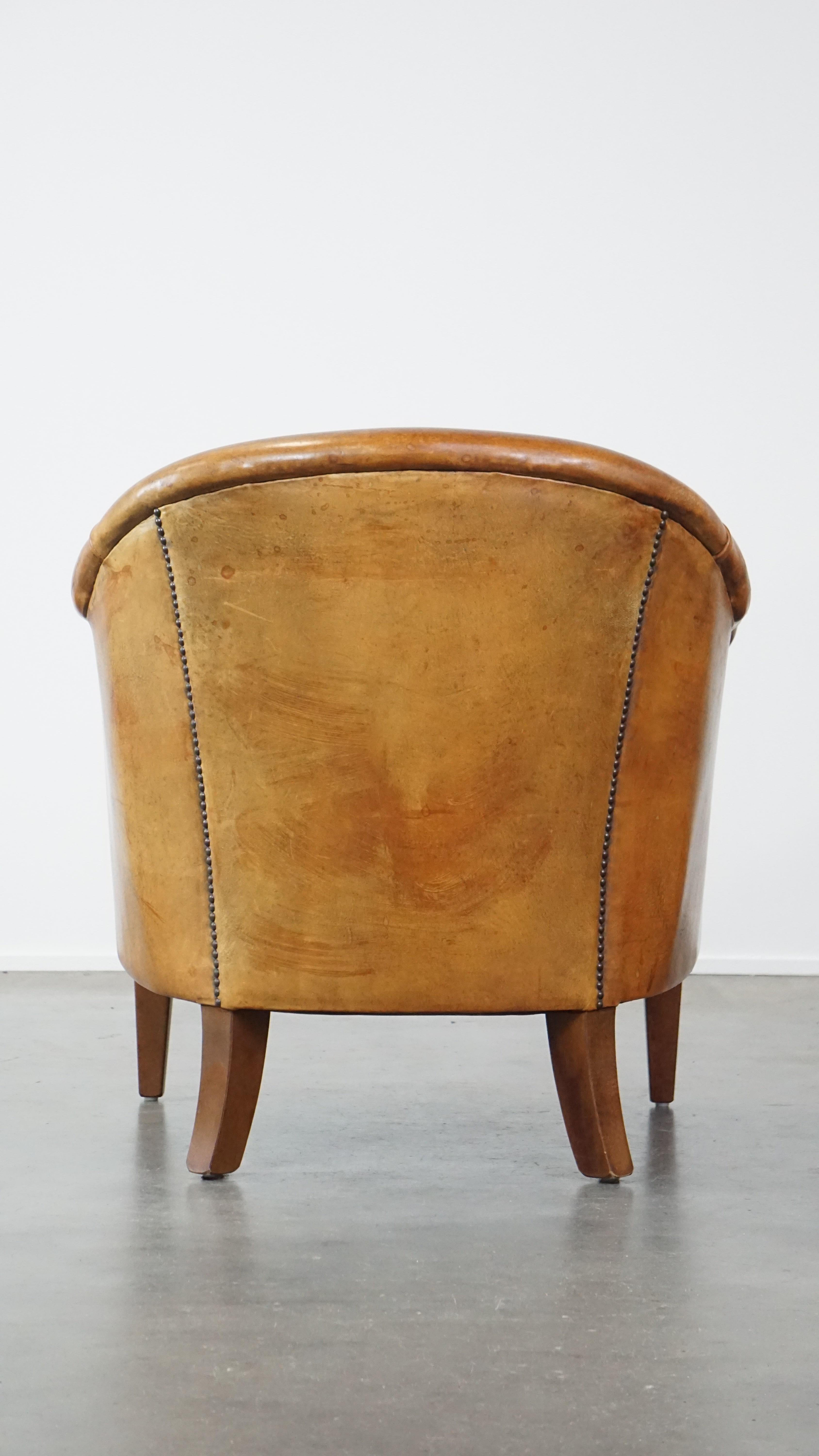 XXIe siècle et contemporain Un fauteuil club à la fois robuste et confortable en cuir de mouton en vente