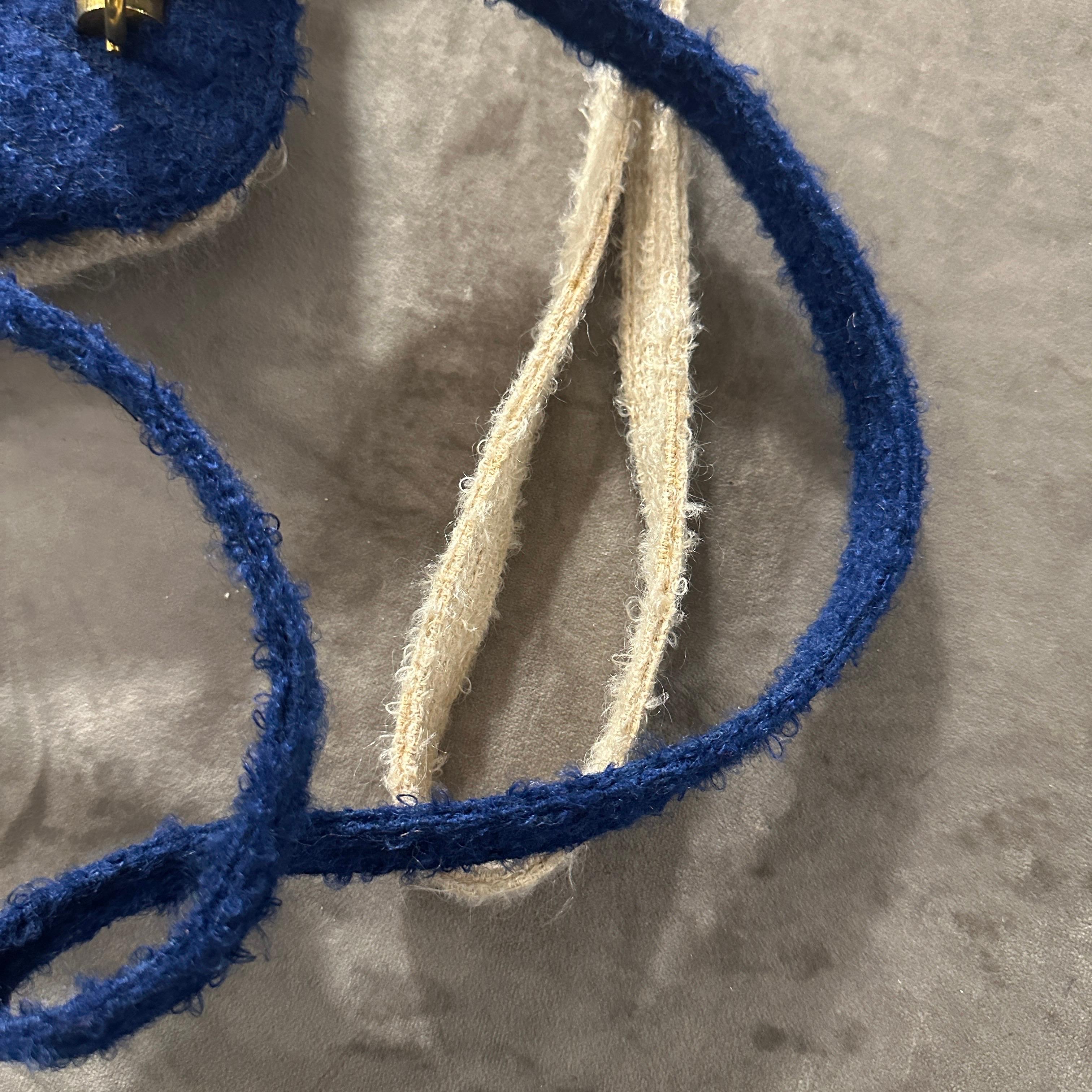 A Stylish 1960s Blue and Creamy Fabric Double-Face Italian Hand-Bag For Sale 3