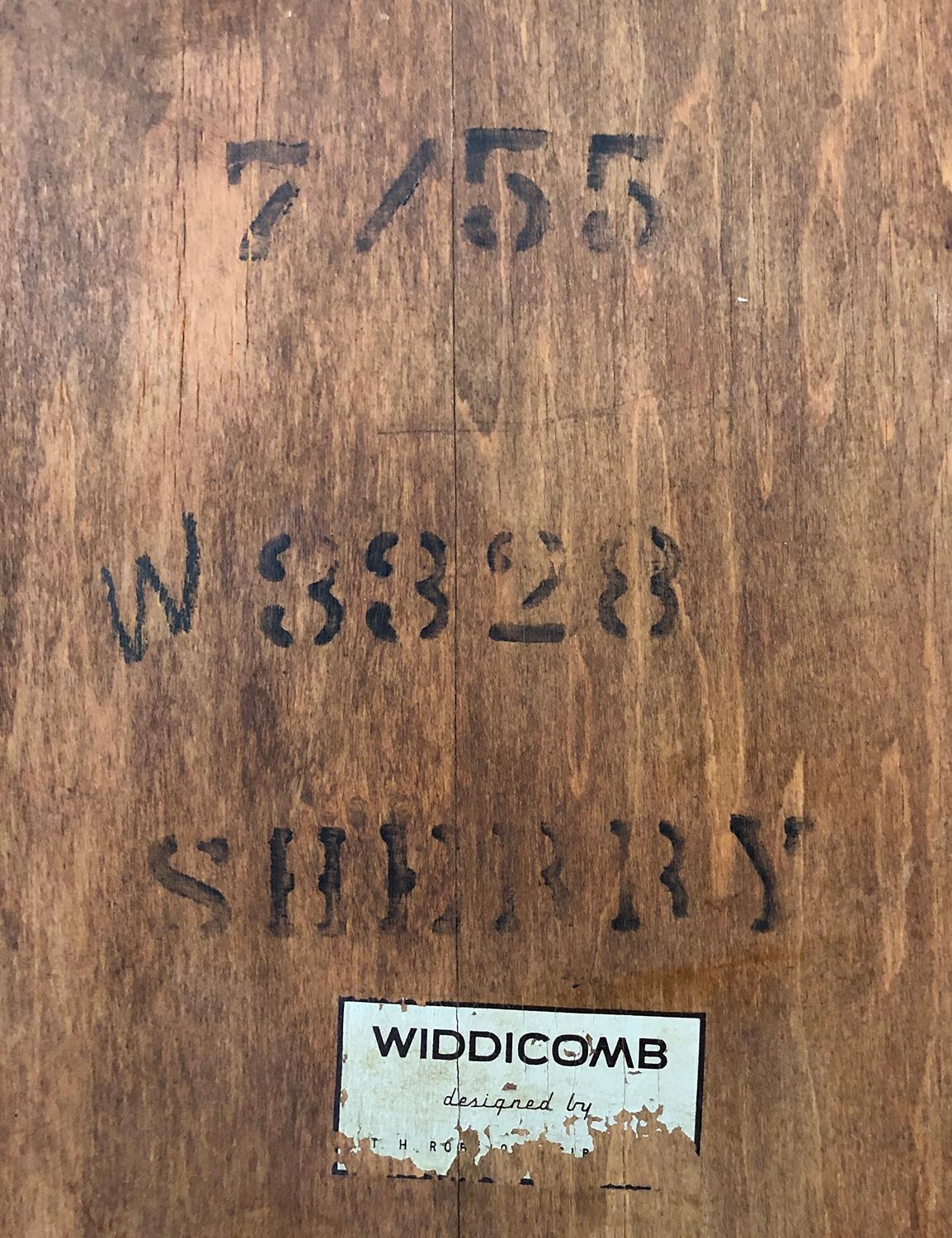Carved Robsjohn-Gibbings for Widdicomb rectangular walnut Klismos sabre-leg Side Table
