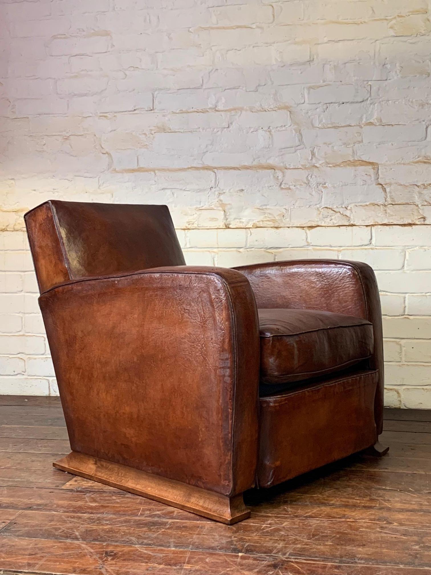 A Stylish and Rare 1930's French Leather Club Chair, Art Deco Model In Good Condition For Sale In Hastings, GB