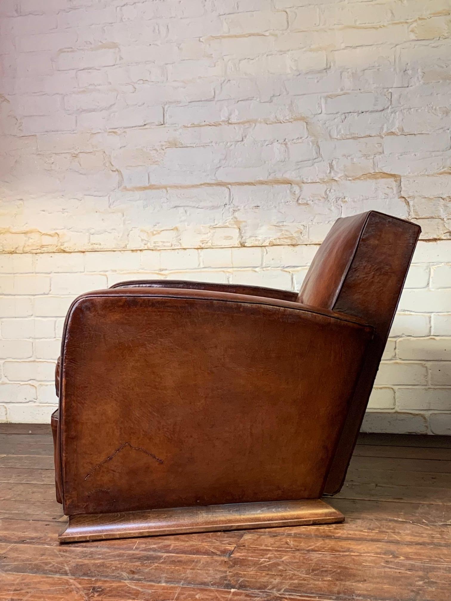 A Stylish and Rare 1930's French Leather Club Chair, Art Deco Model For Sale 2