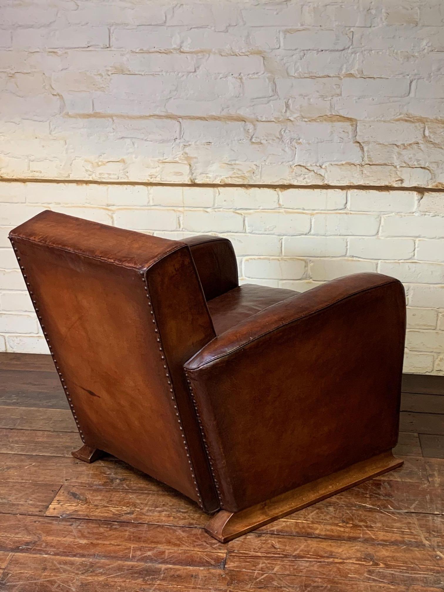 A Stylish and Rare 1930's French Leather Club Chair, Art Deco Model For Sale 3