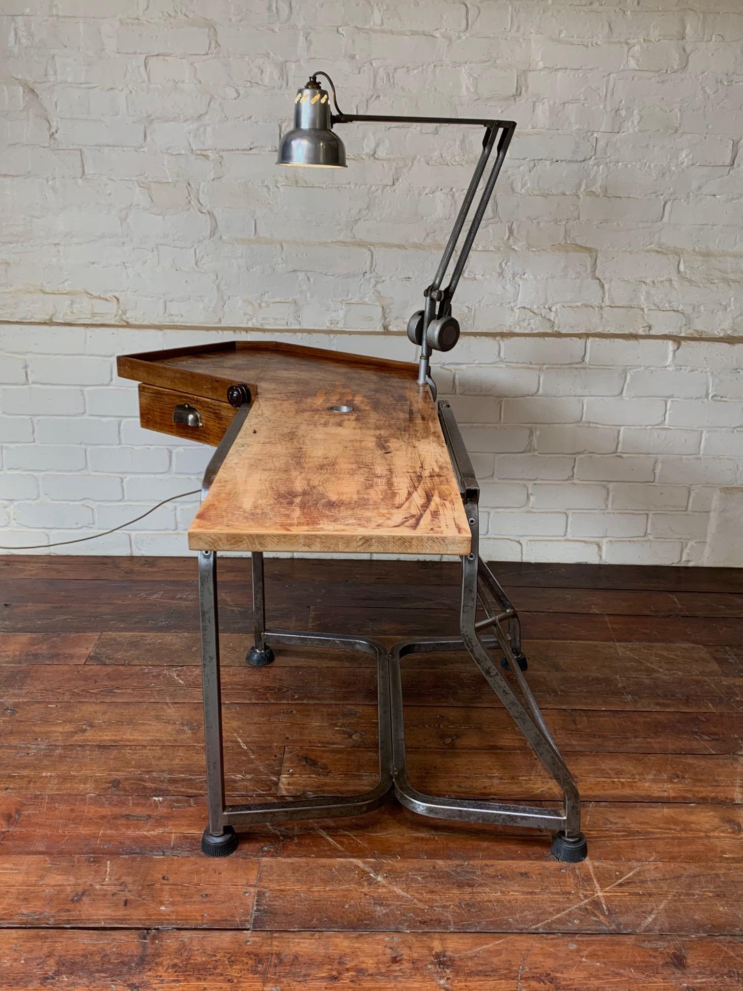 A Stylish and Unique Bauhaus Meets Industrial Desk, Circa 1940's/50's In Excellent Condition For Sale In Hastings, GB