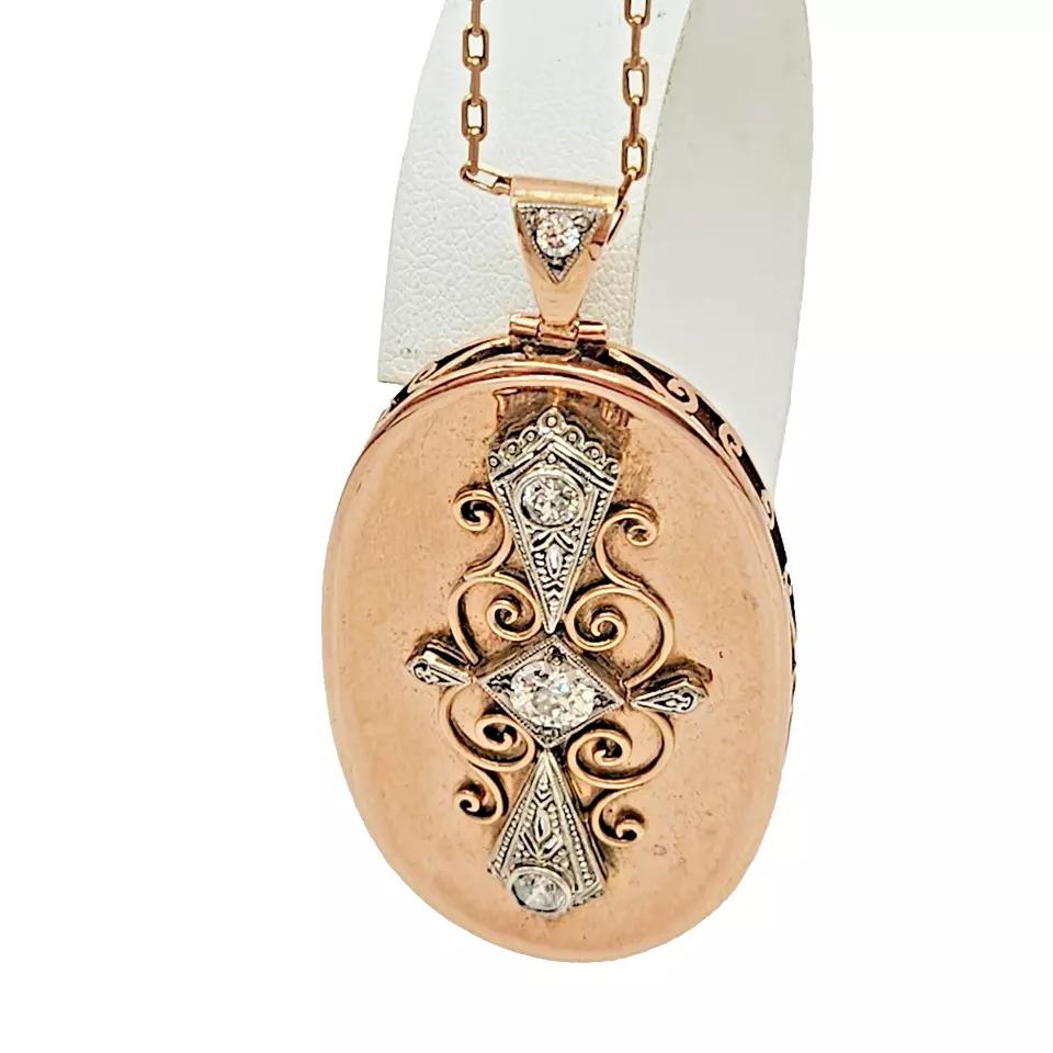 A Stylish Antique German Art Deco Diamond Pendent in 14k Solid Yellow Gold For Sale 6