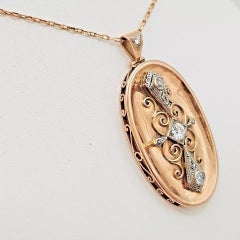 A Stylish Antique German Art Deco Diamond Pendent in 14k Solid Yellow Gold