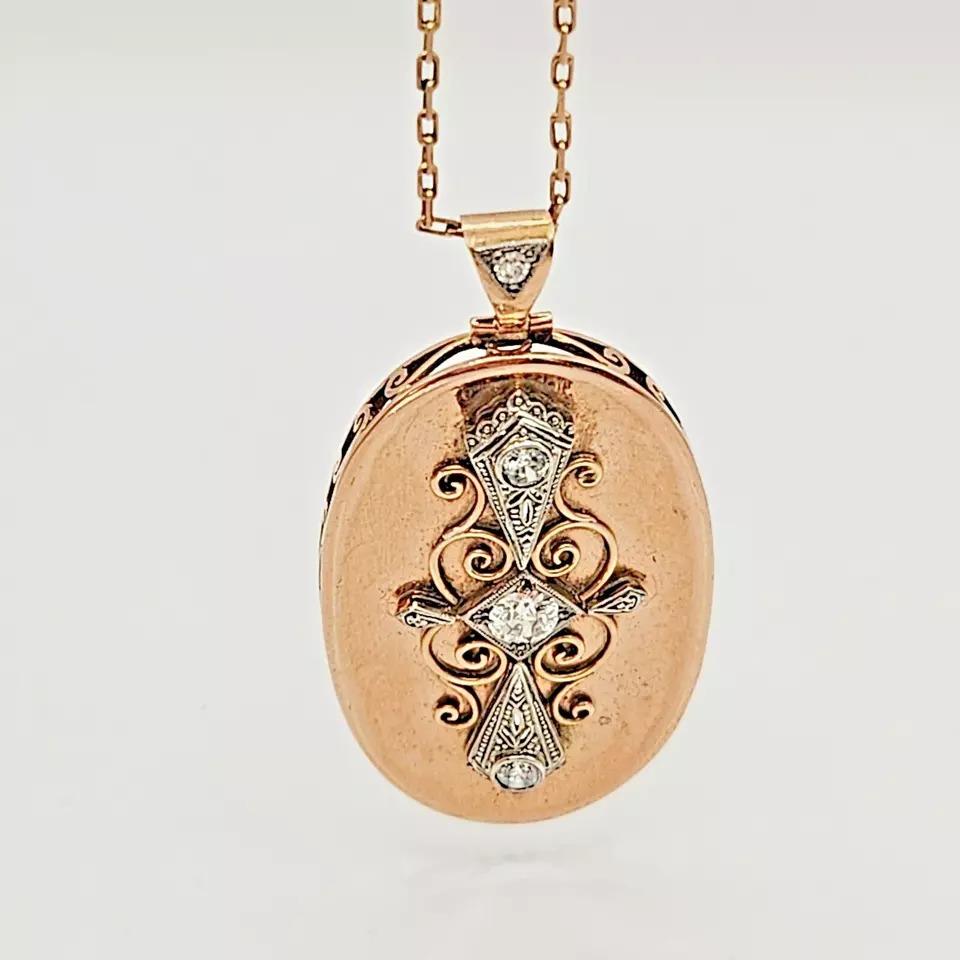 A Stylish Antique German Art Deco Diamond Pendent in 14k Solid Yellow Gold For Sale 4