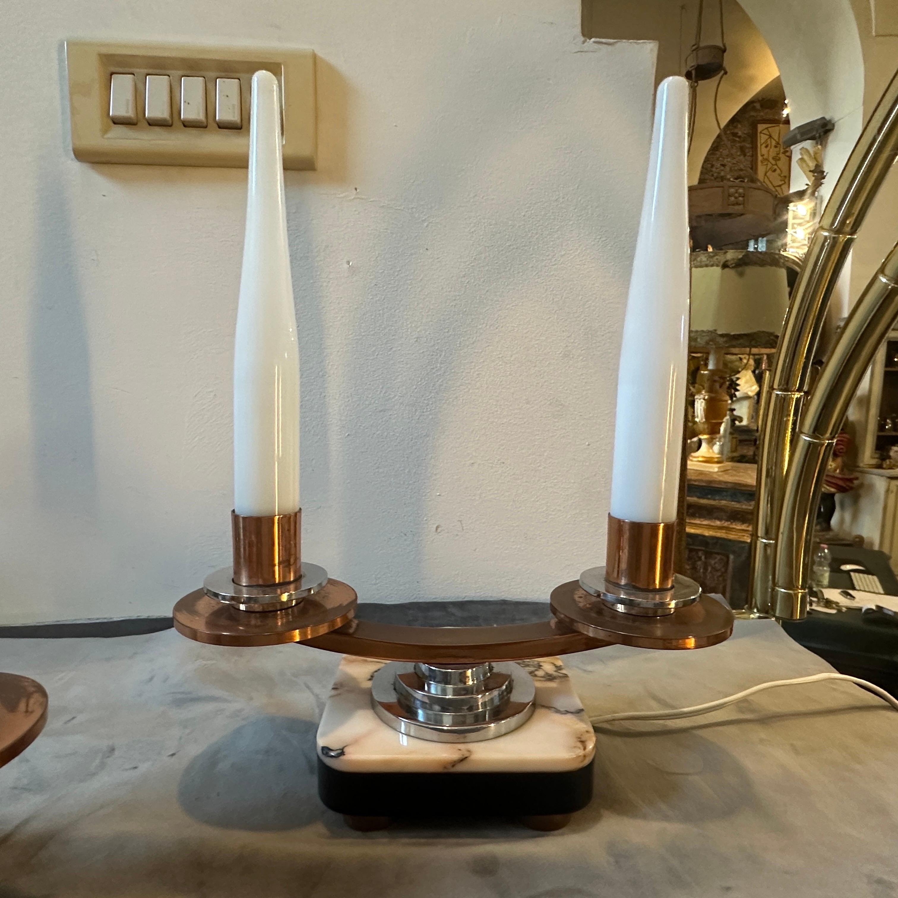 A Pair of 1930s Art Deco Marble, Copper, Steel and Glass French Table Lamps In Good Condition For Sale In Aci Castello, IT