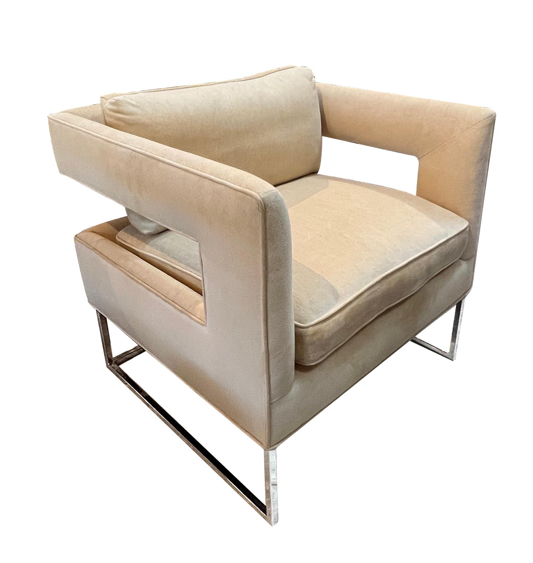 Moderne Paire de chaises élégantes à dossier ouvert et découpes de Milo Baughman pour Thayer Coggin en vente