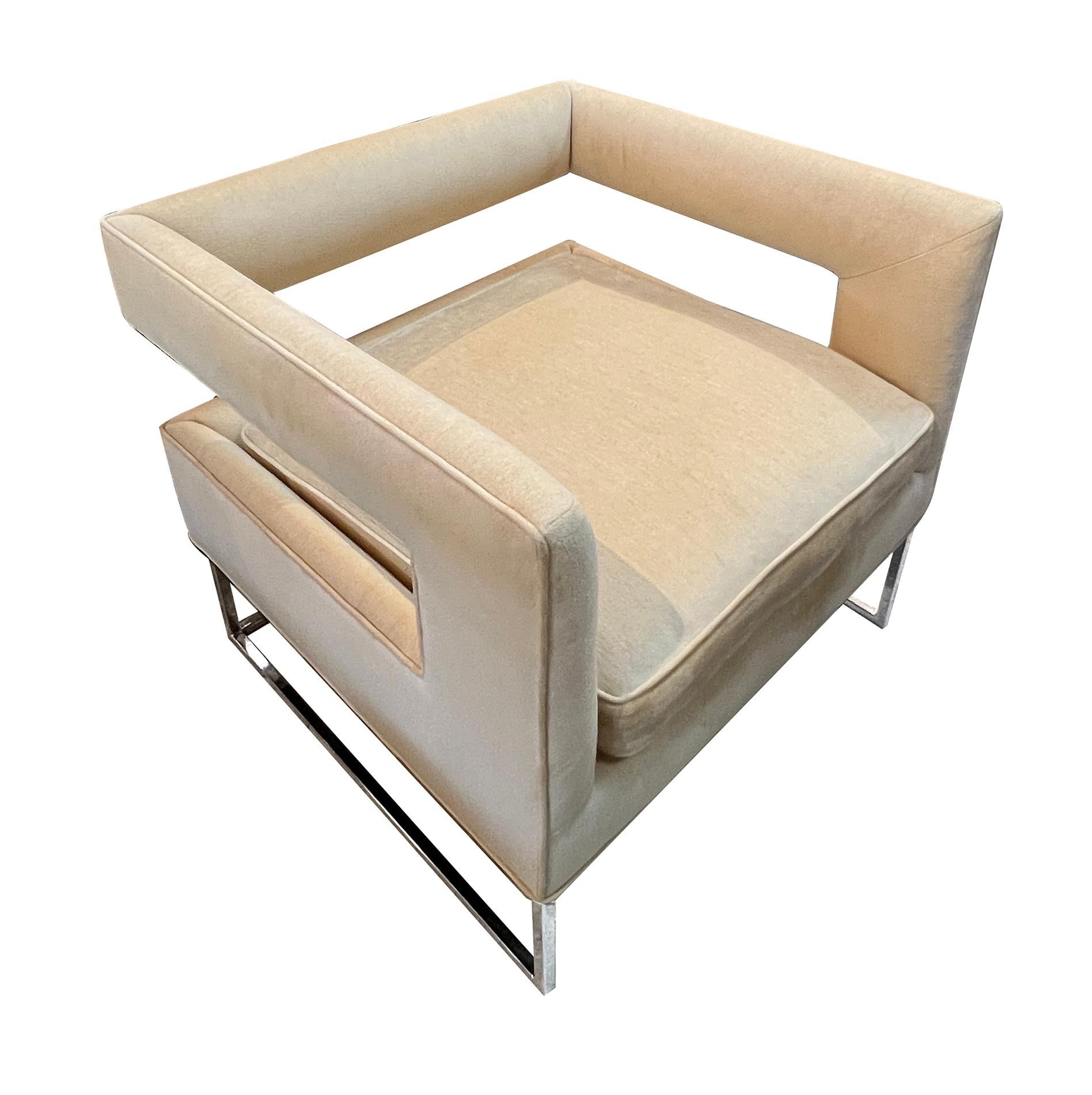 Stilvolles Paar Milo Baughman für Thayer Coggin Stühle mit offener Rückenlehne und Ausschnitten (amerikanisch) im Angebot