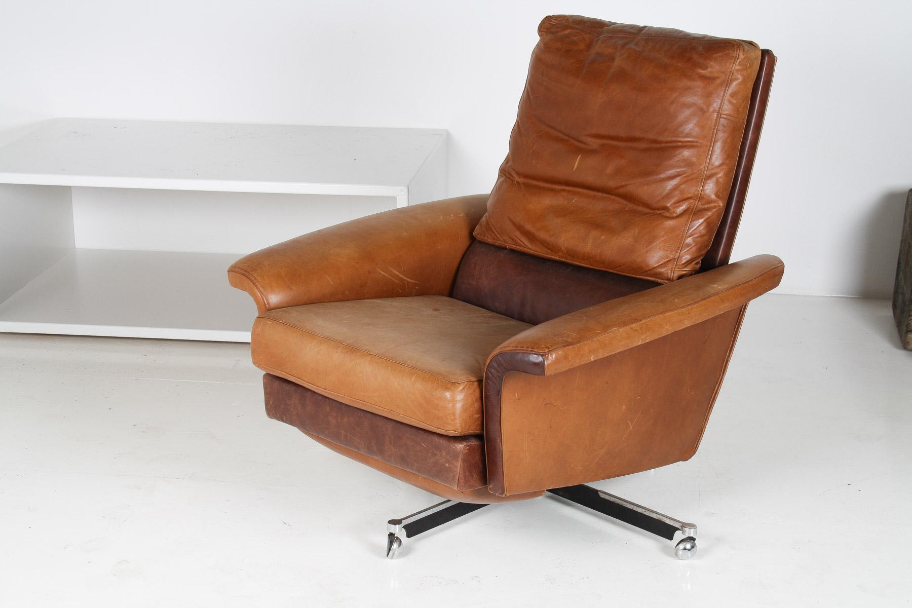 A Stylish1970s Mid-Century Tan Leather Full Recliner Swivel Chair 10