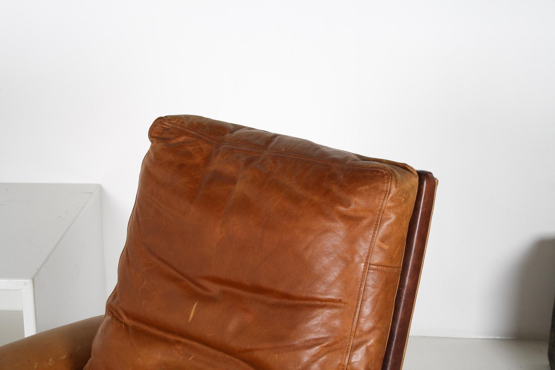 A Stylish1970s Mid-Century Tan Leather Full Recliner Swivel Chair 1
