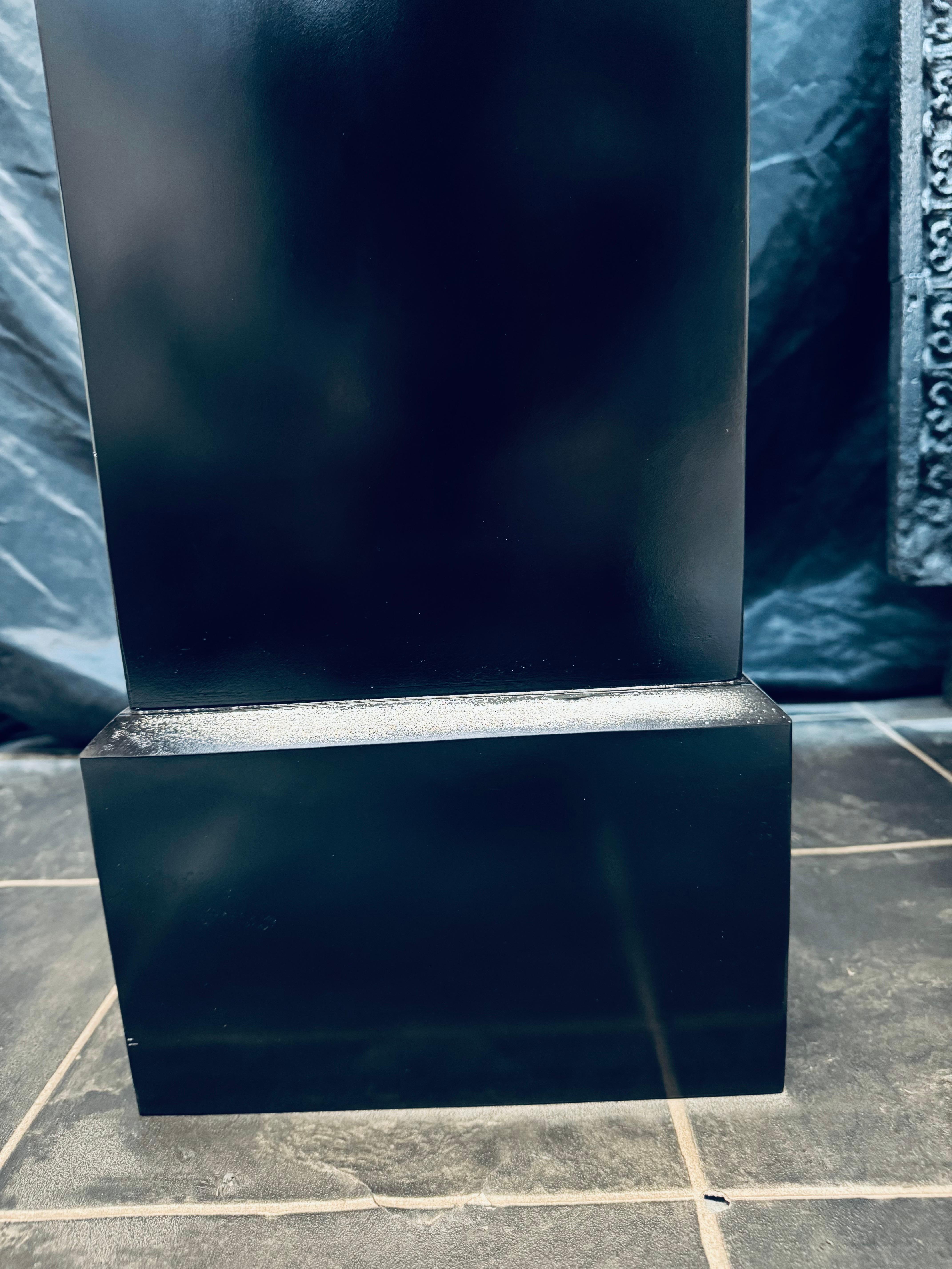 A Substantial 19th Century Scottish Victorian Slate Fireplace Surround. In Good Condition For Sale In Edinburgh, GB