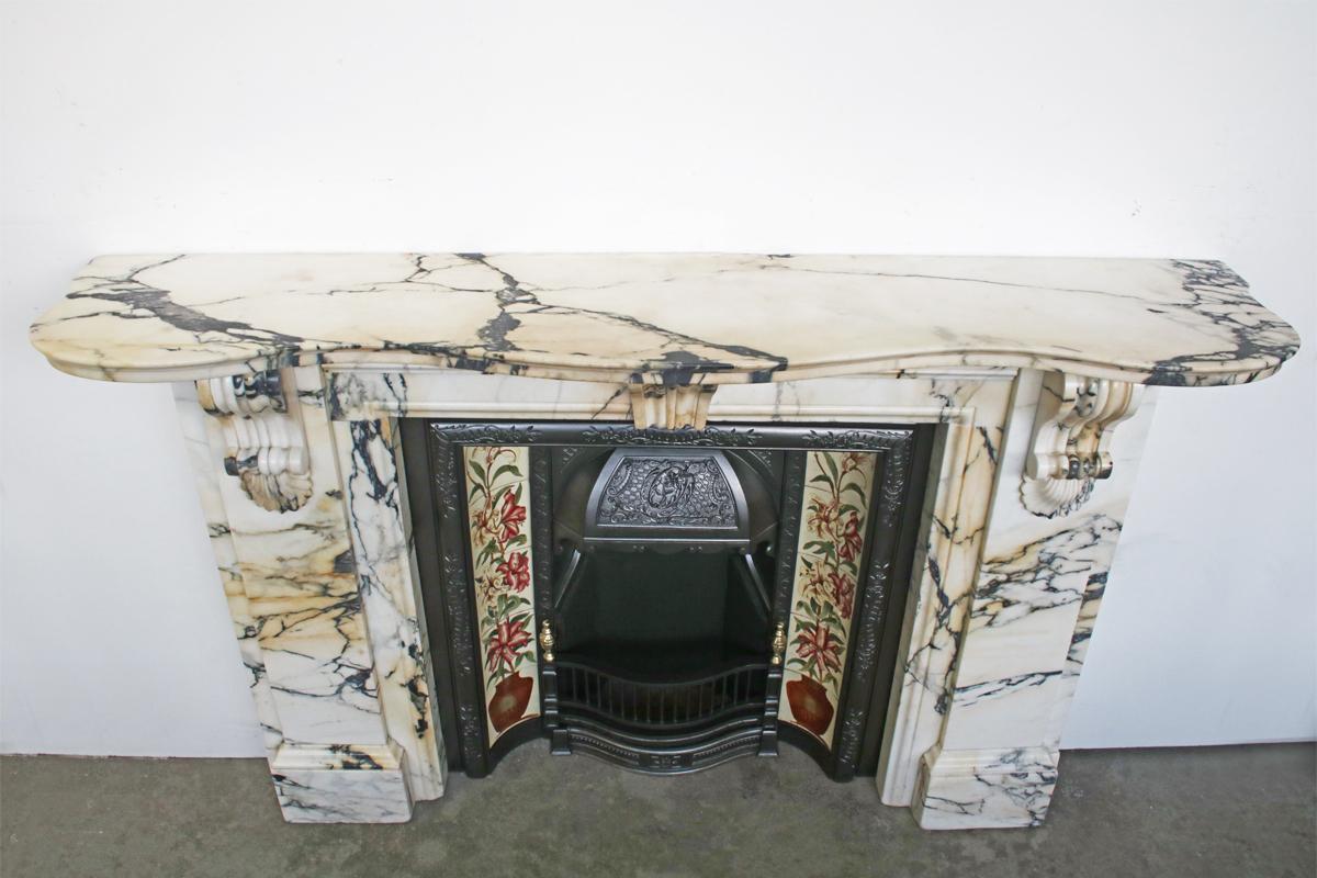 Substantial Antique Victorian Fire Surround in Arabescato Marble In Good Condition In Manchester, GB