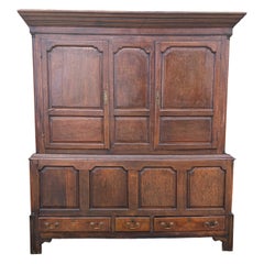 A substantial Period Oak Linen Cabinet / Armoire c.1780