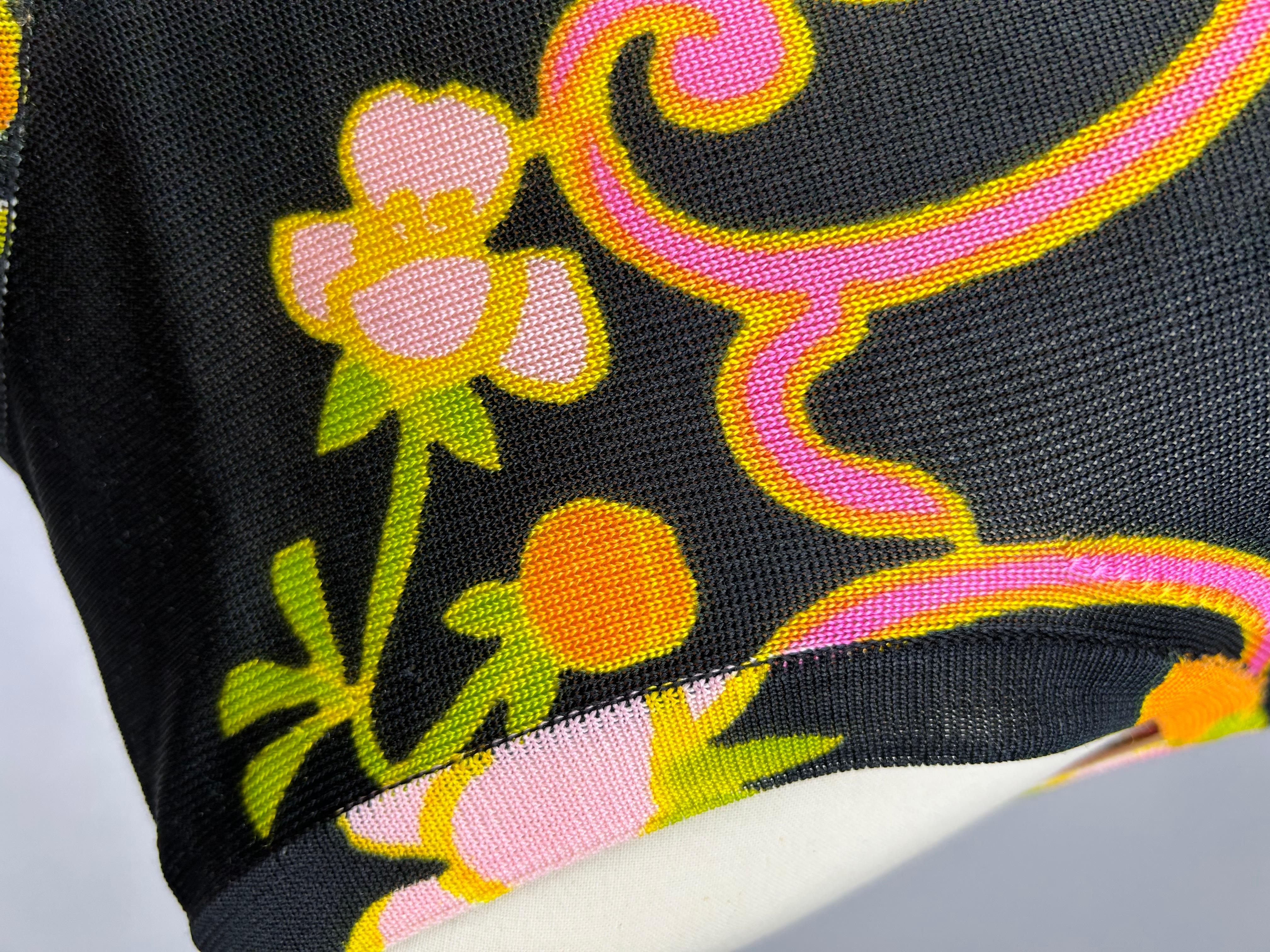 A Summer Dress By Léonard in silk knit printed with psychedelic flowers C. 1968 For Sale 10