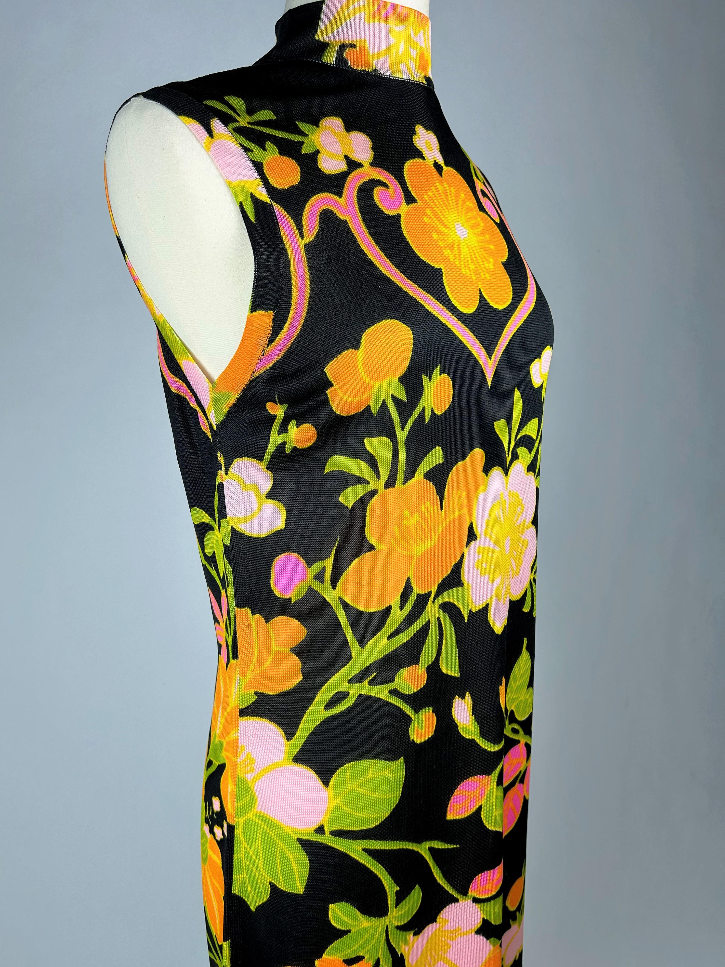 A Summer Dress By Léonard in silk knit printed with psychedelic flowers C. 1968 For Sale 3