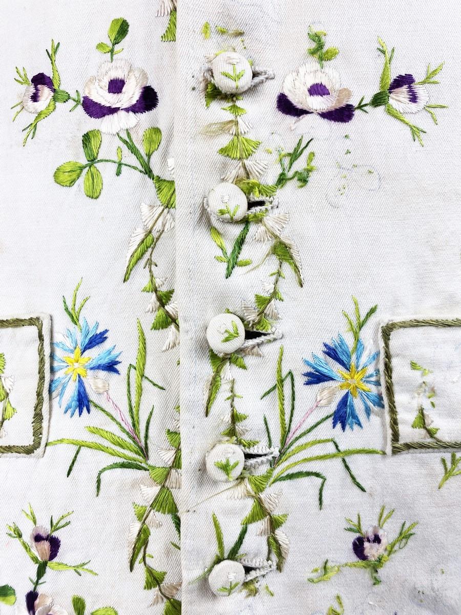 A Summer silk embroidered waistcoat - Directoire period - France Circa 1800 6