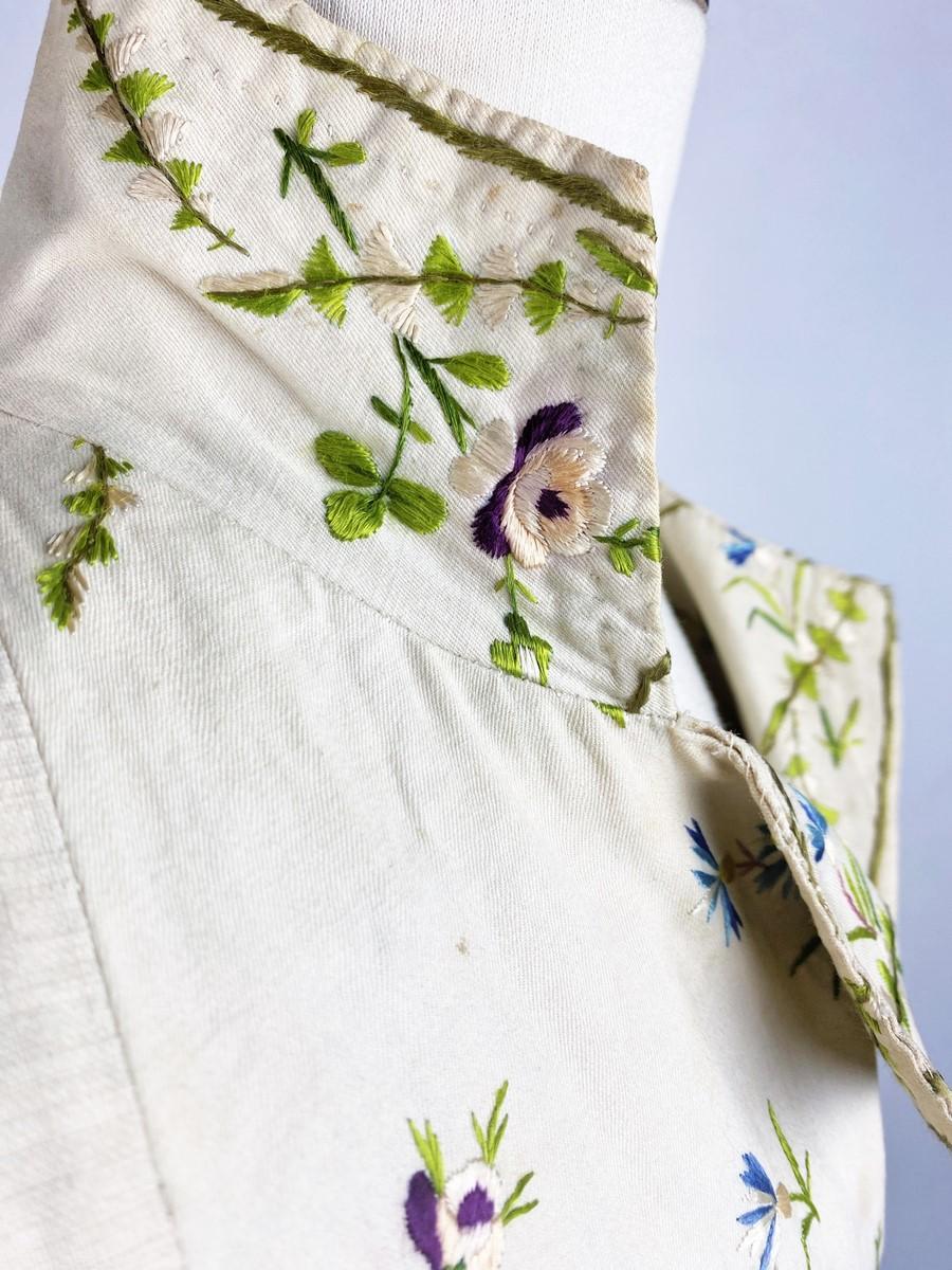 A Summer silk embroidered waistcoat - Directoire period - France Circa 1800 7