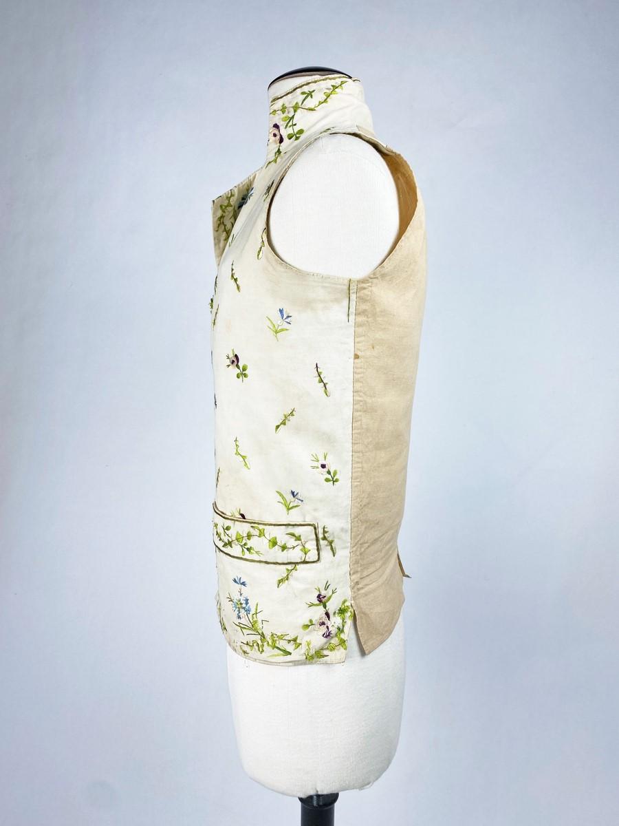 A Summer silk embroidered waistcoat - Directoire period - France Circa 1800 1