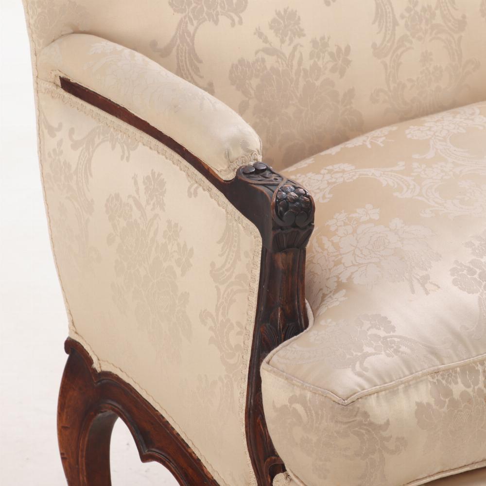 Un suntuoso sillón Luis XV Marqués, C. 1900. en Bueno estado para la venta en Philadelphia, PA