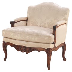 Una sontuosa poltrona Luigi XV Marquis, A.I.C. 1900.