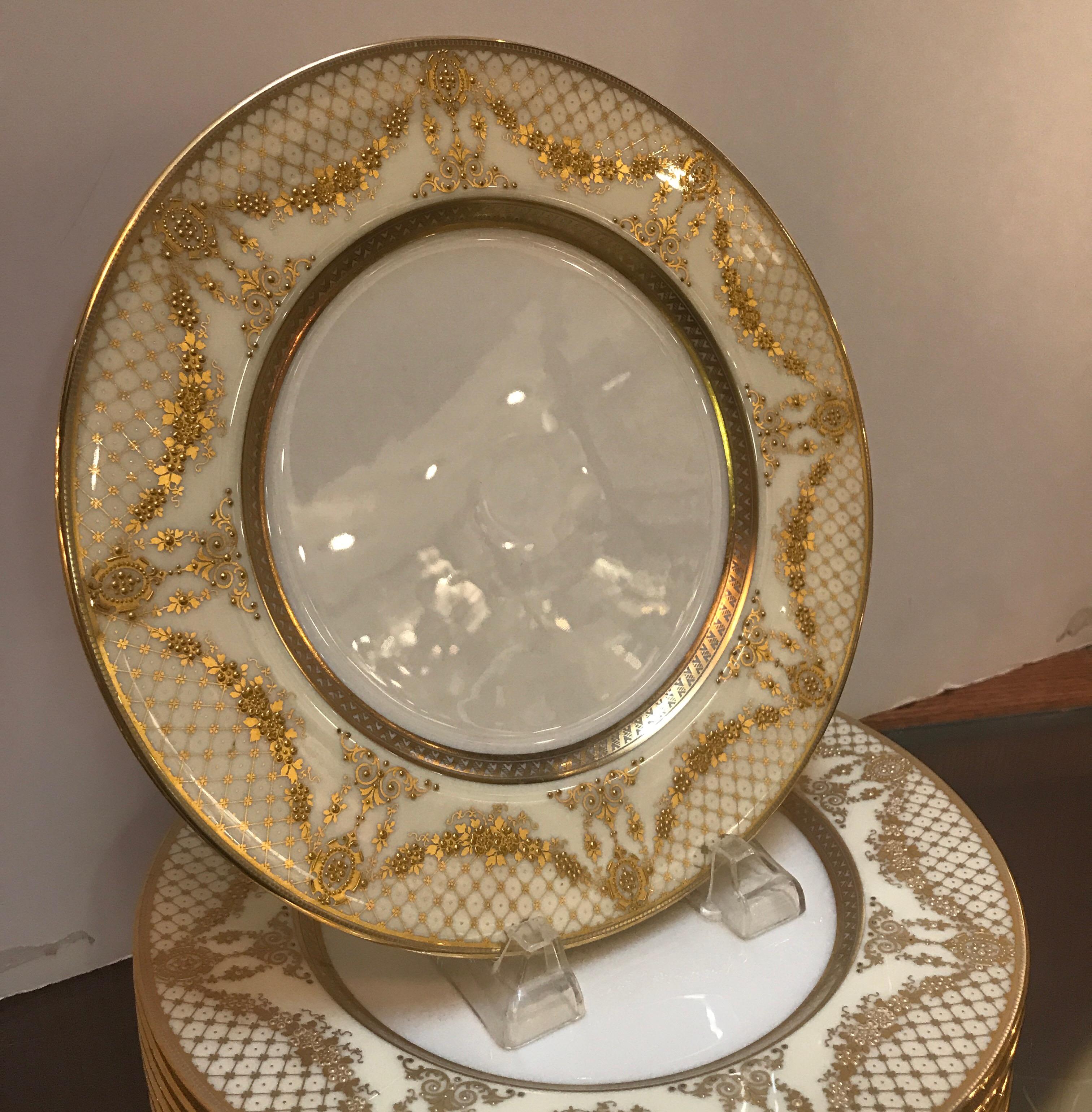 Edwardian Sumptuous Set of 12 Raised Gilt Border Service Dinner Plates, circa 1910