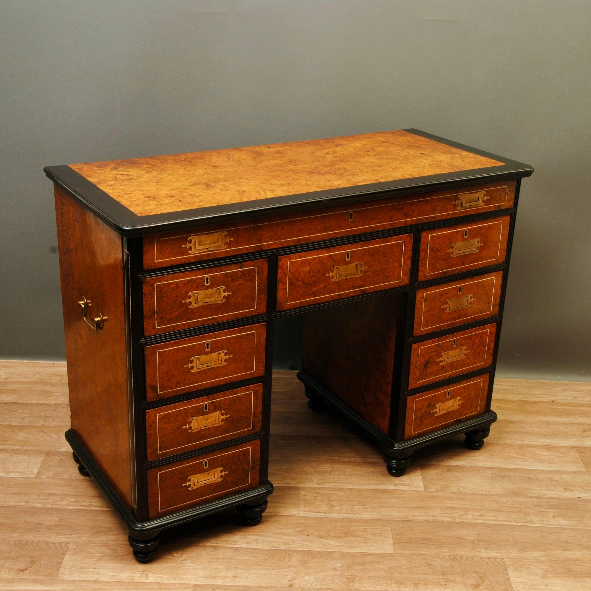 A Super Example Oa A Chinese Export Amboyna And Ebony Desk In Good Condition For Sale In Lincolnshire, GB