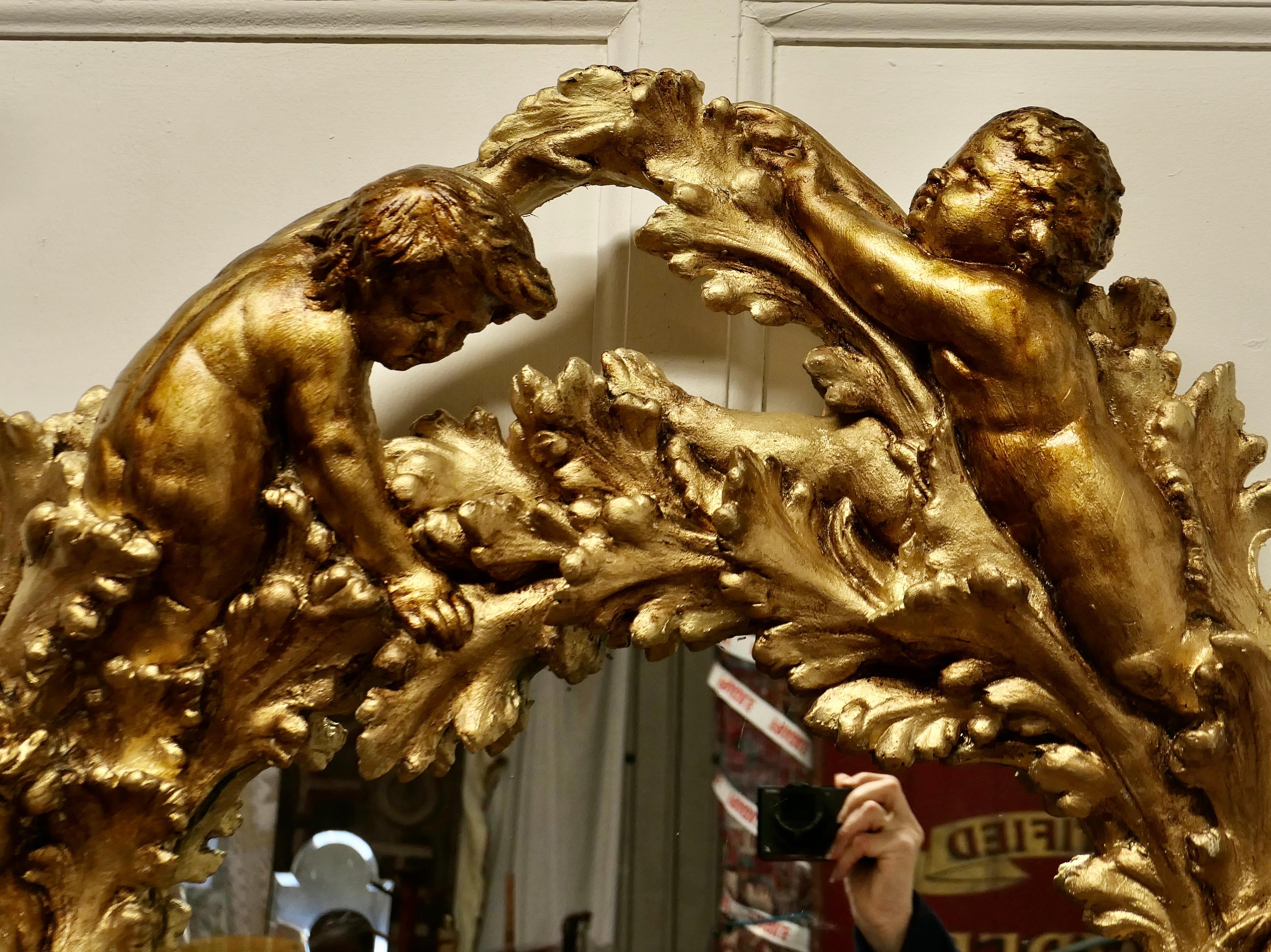 Superbe miroir couronné doré italien du 19ème siècle  C'est une pièce charmante  en vente 6