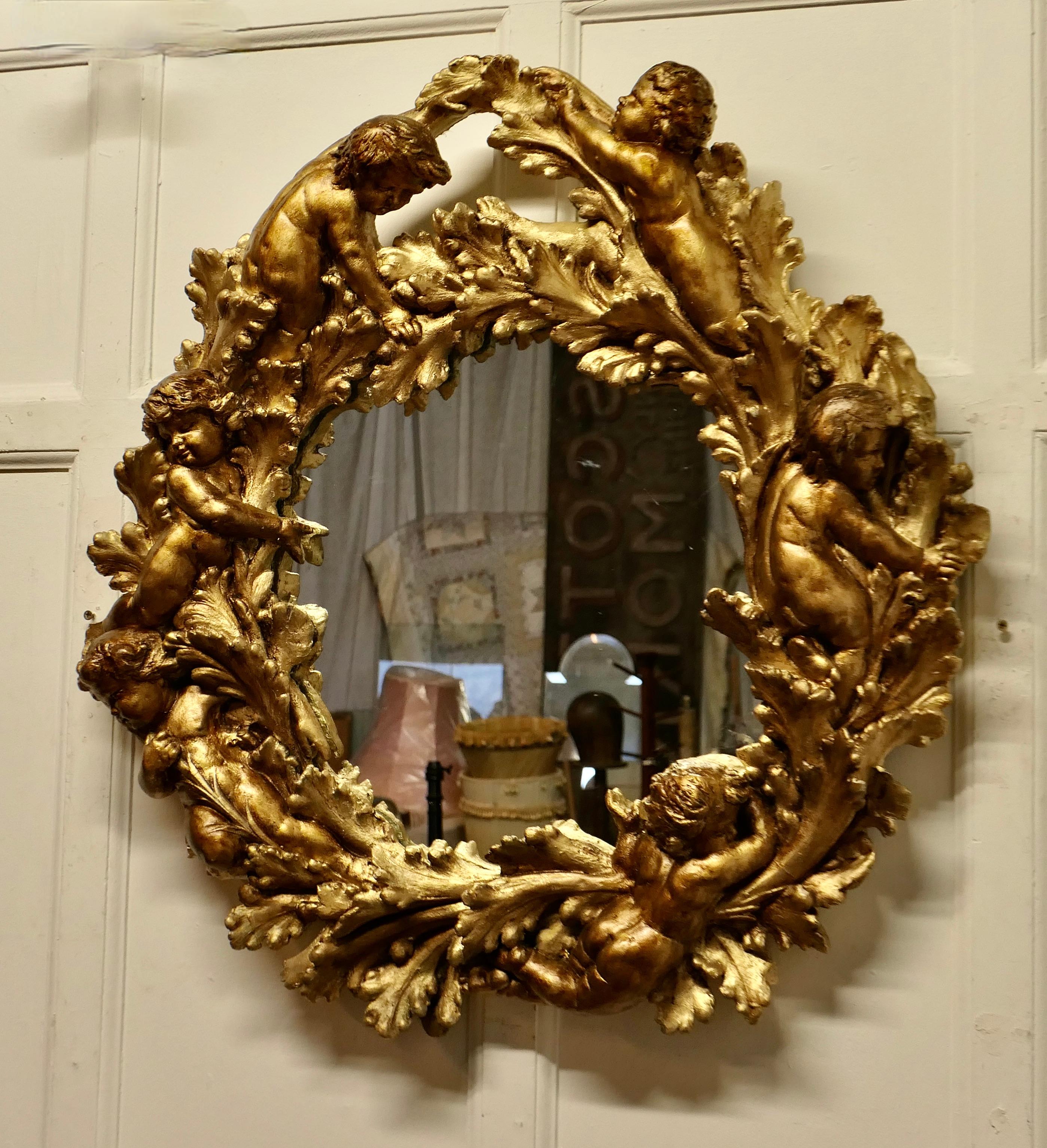 Superbe miroir couronné doré italien du 19ème siècle  C'est une pièce charmante  en vente 2