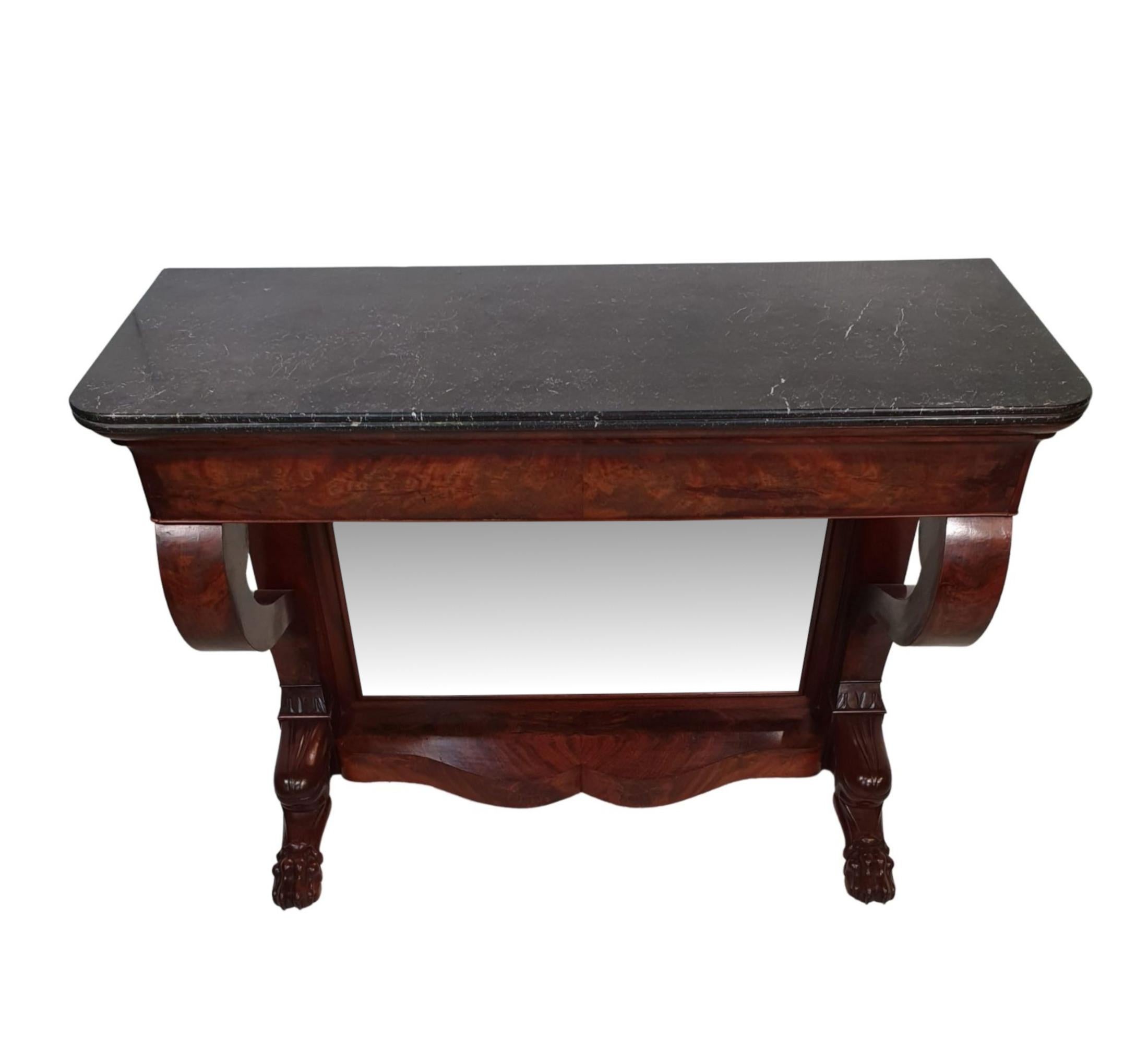 Marbre Superbe table console du 19ème siècle avec plateau en marbre en vente