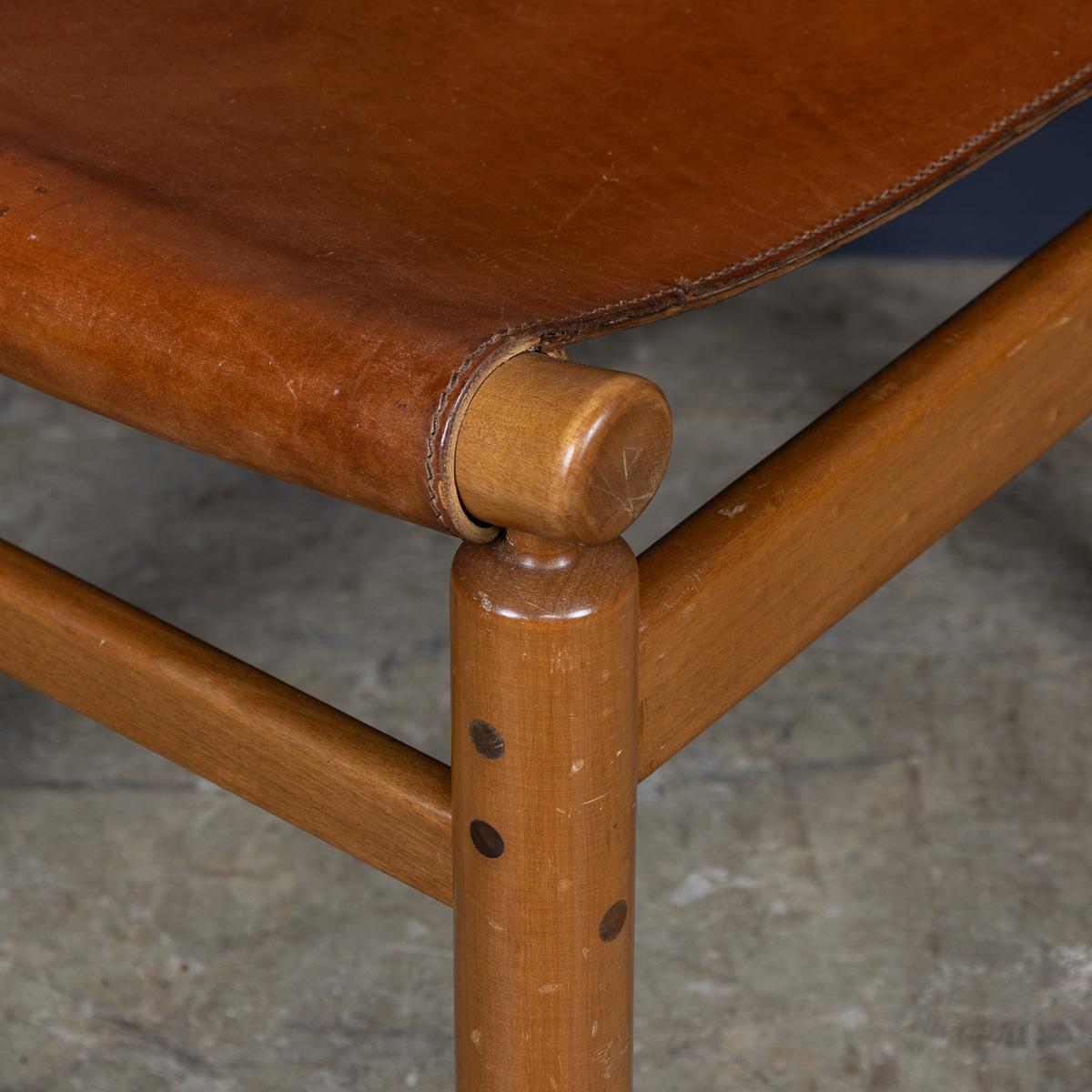Superbe ensemble de huit chaises de salle à manger en cuir Ilmari Tapiovaara du 20e siècle, c.1950 en vente 6