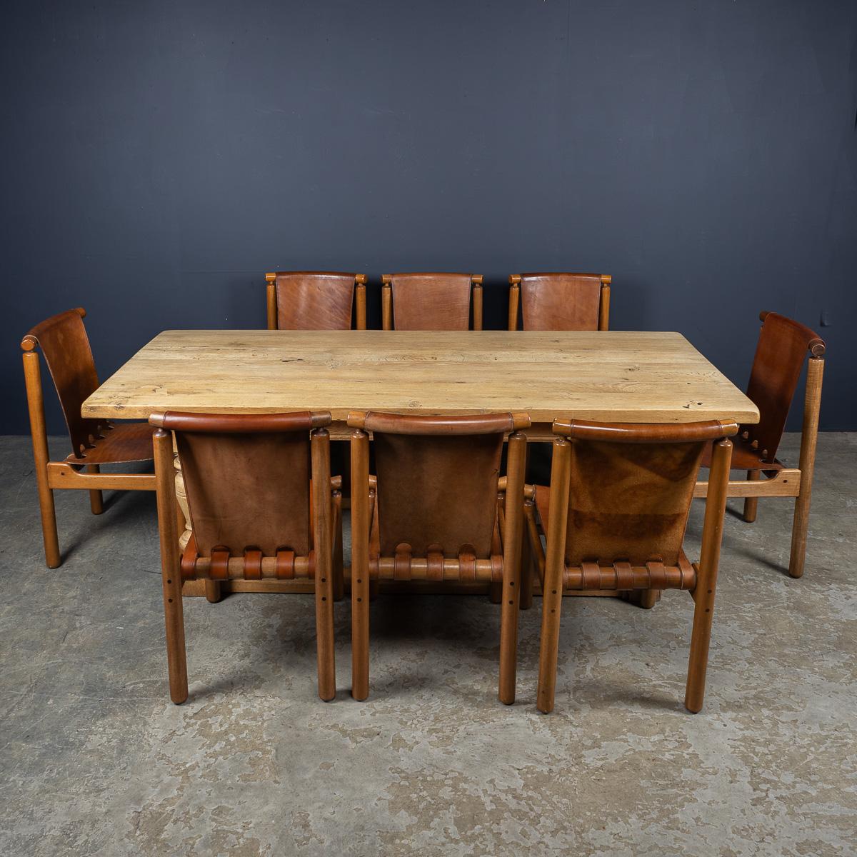 Autre Superbe ensemble de huit chaises de salle à manger en cuir Ilmari Tapiovaara du 20e siècle, c.1950 en vente
