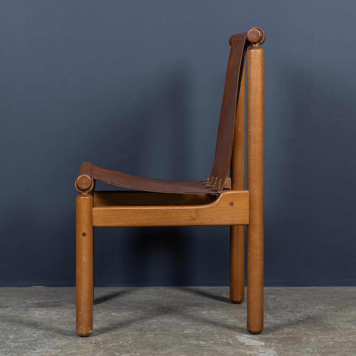Cuir Superbe ensemble de huit chaises de salle à manger en cuir Ilmari Tapiovaara du 20e siècle, c.1950 en vente